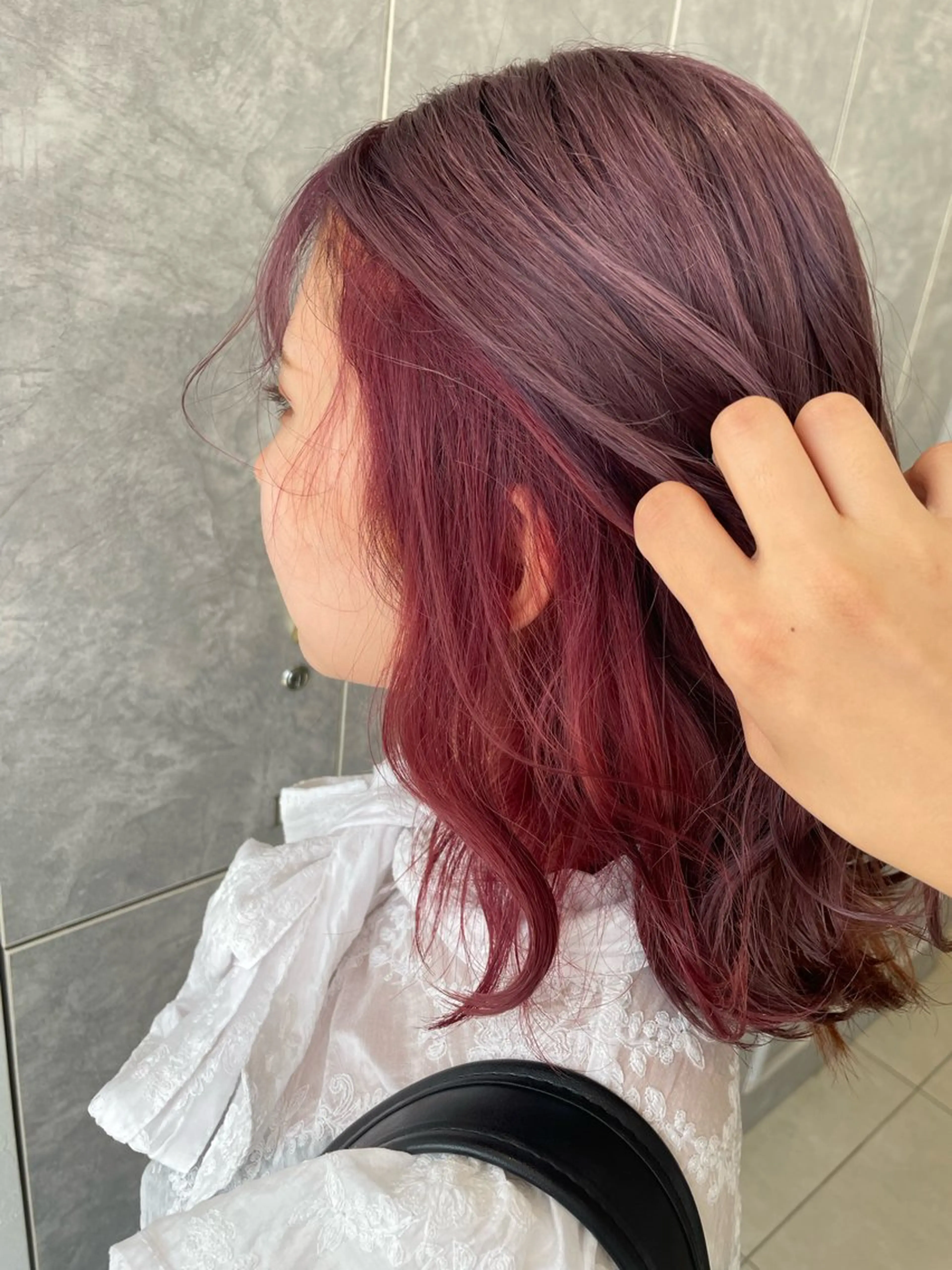 ミディアム ツートーンカラー カット ヘアカラー 顔まわり/インナー カラー/　syuriのヘアスタイル