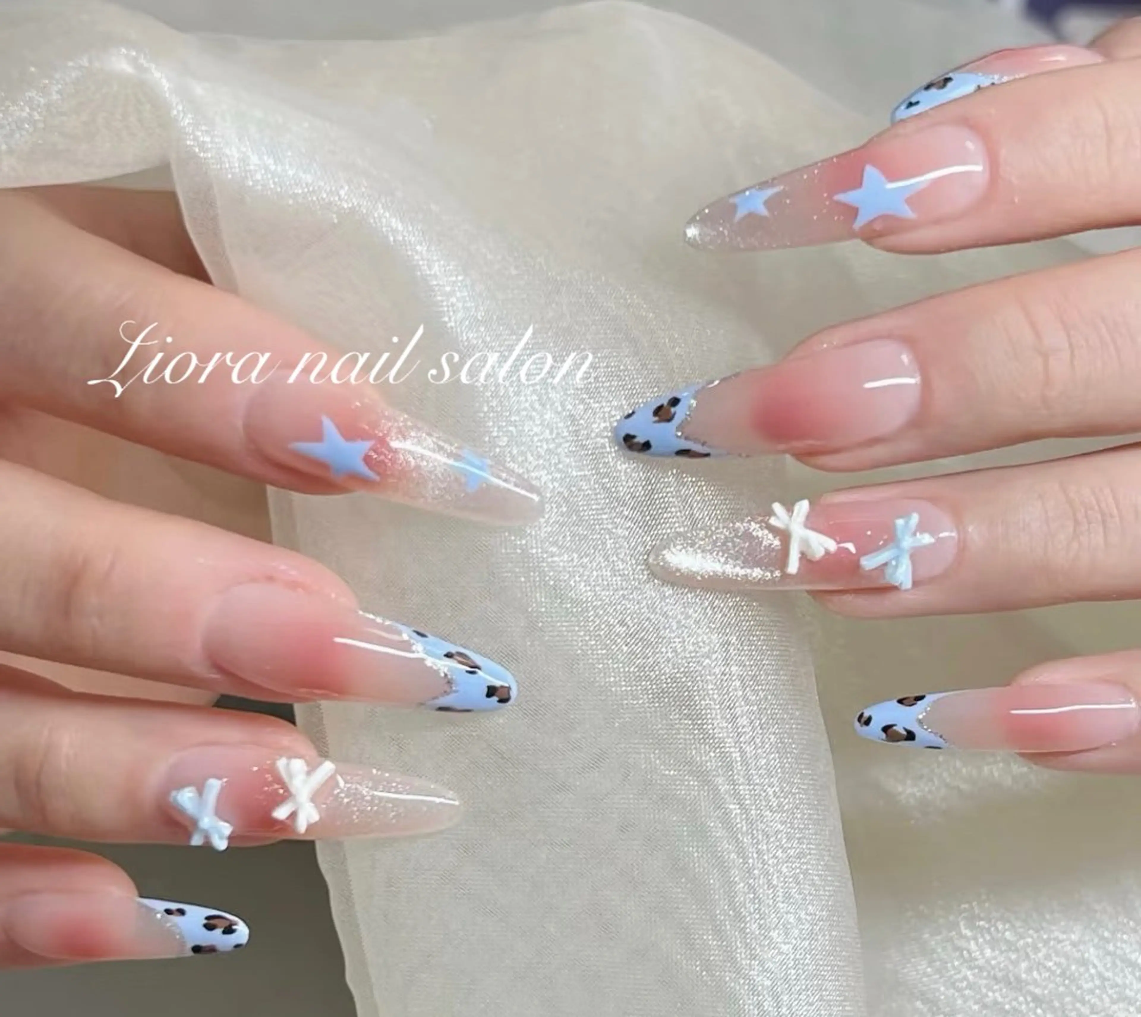 ネイル フレンチネイル ジェルネイル ガーリー グラデーション キラキラネイル ハンドネイル Liora nail 1のネイルデザイン