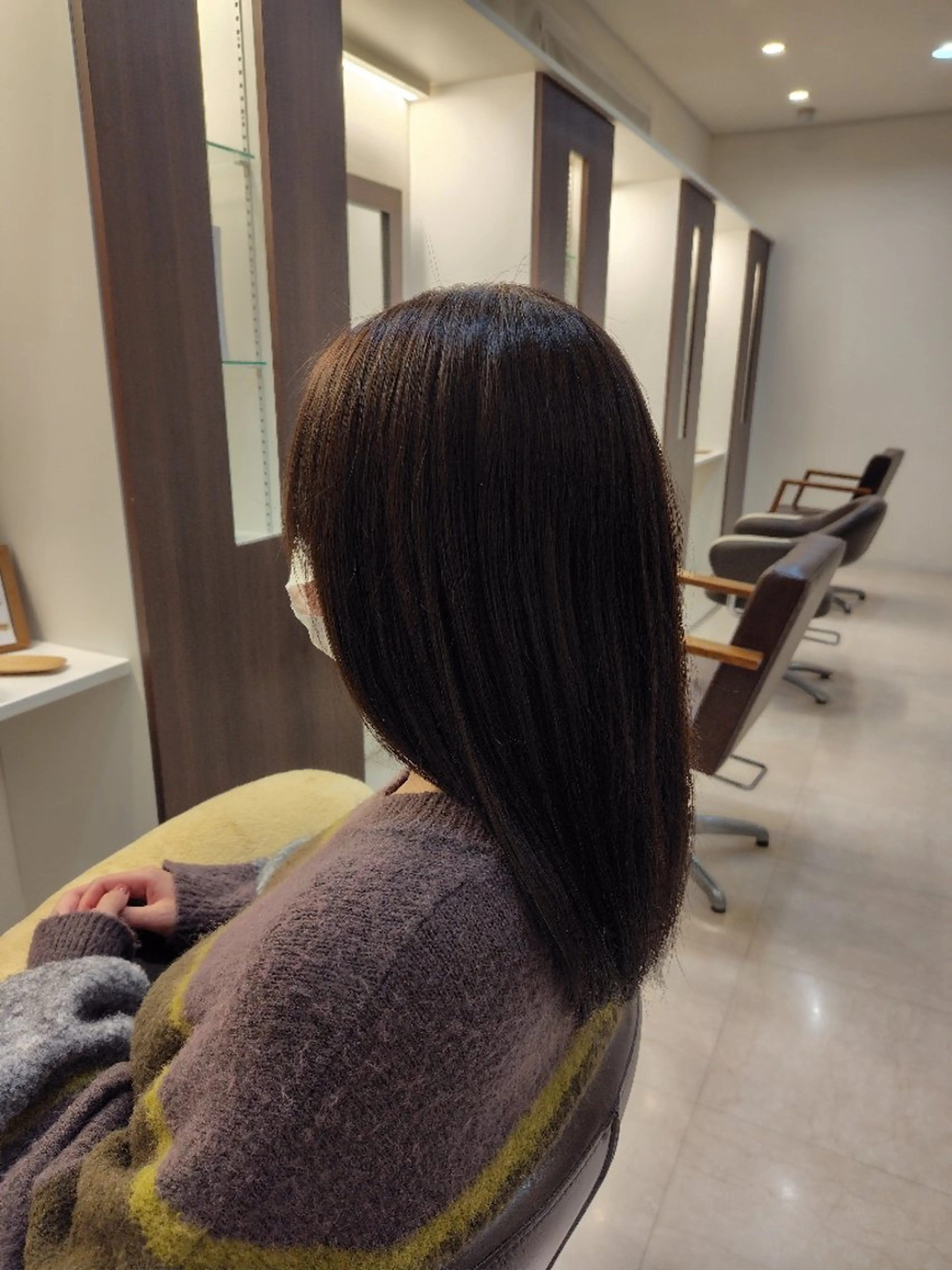 セミロング トリートメント ヘアカラー migcy所属・三浦 瑞華のヘアスタイル