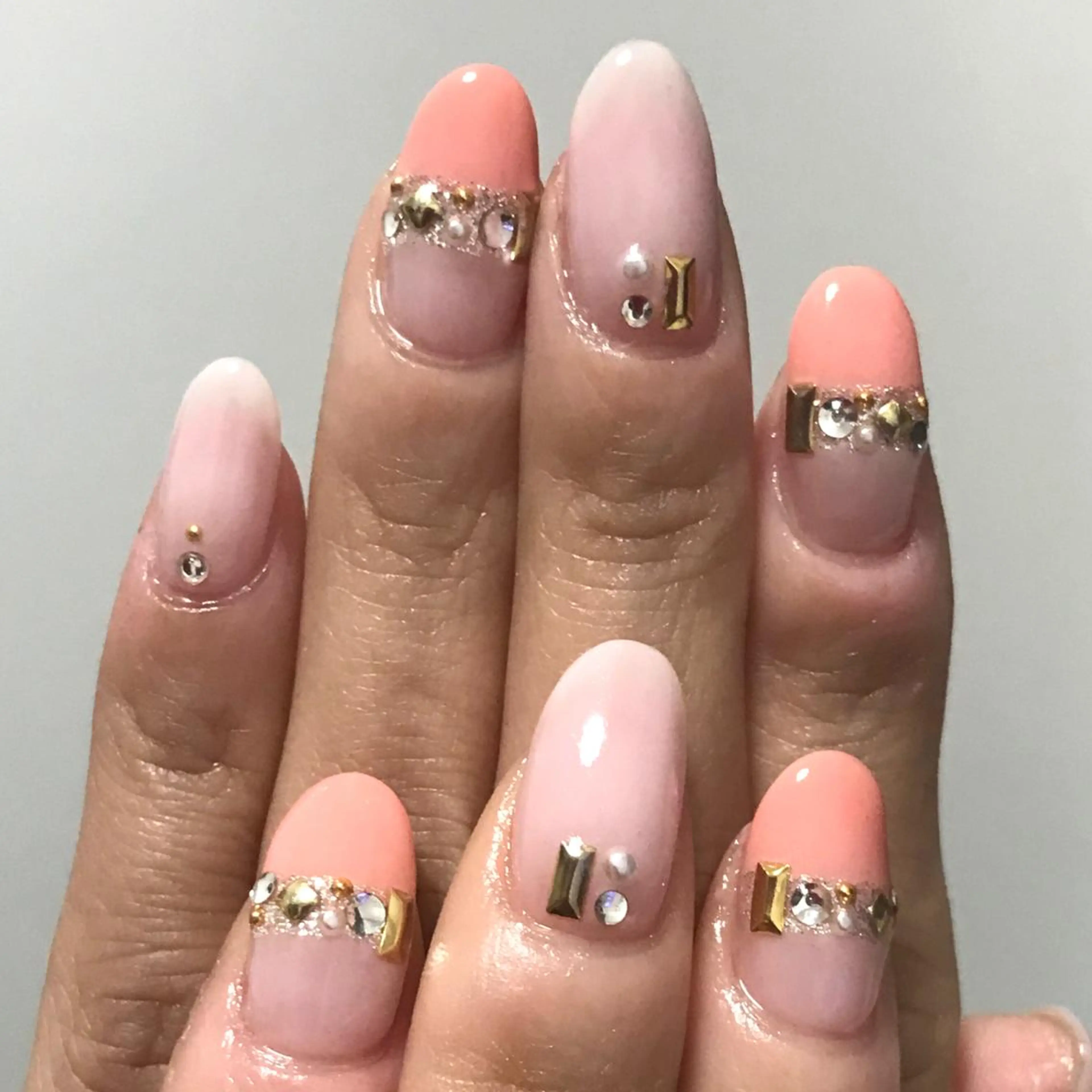 ネイル ワンカラーネイル ピンク 春ネイル ストーンネイル ステラ marikominoのネイルデザイン