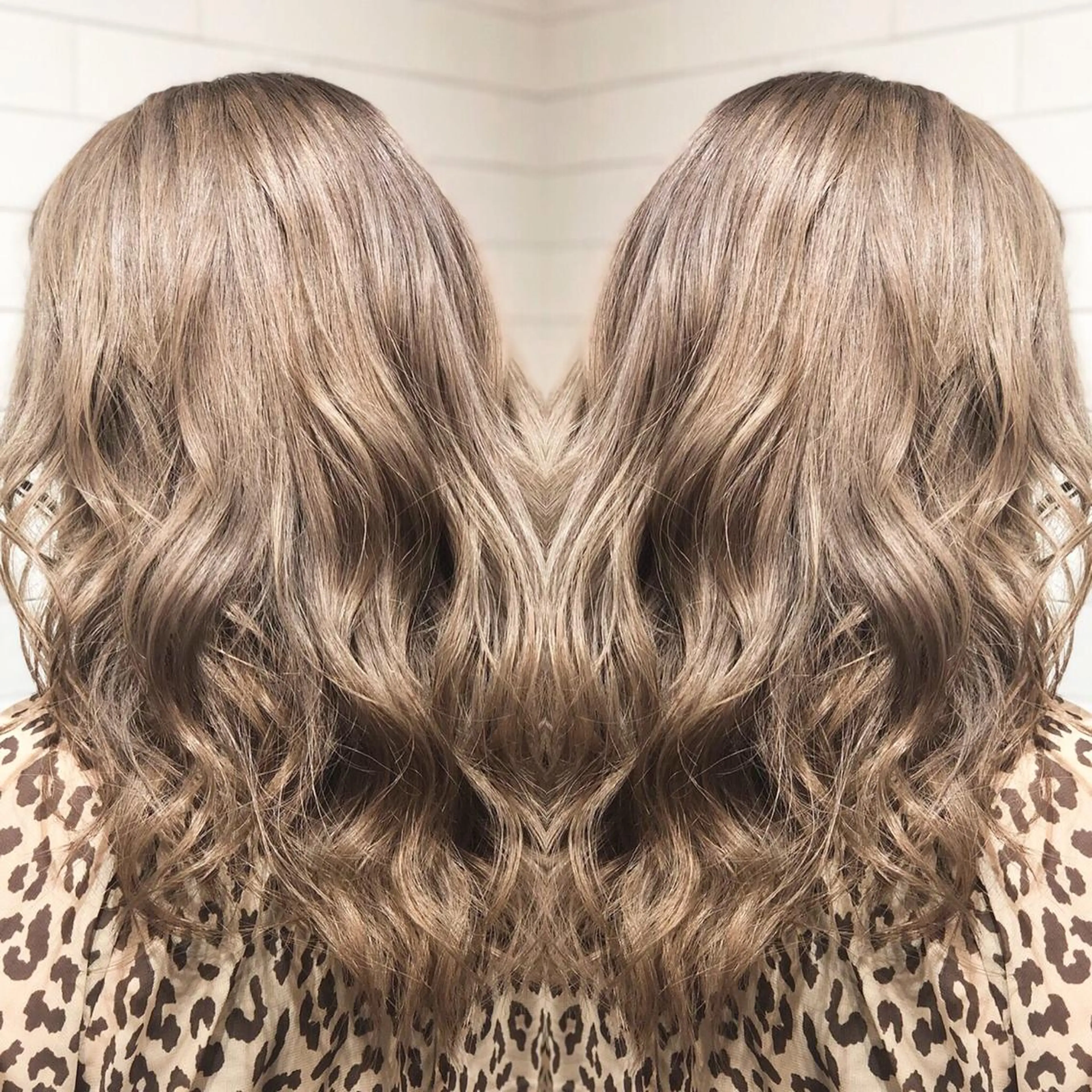 ロング カラー ヘアアレンジ ベージュカラー ブリーチ ハイトーンカラー ミルクティーベージュ 髪質改善×ハイトーン 中田啄也のヘアスタイル