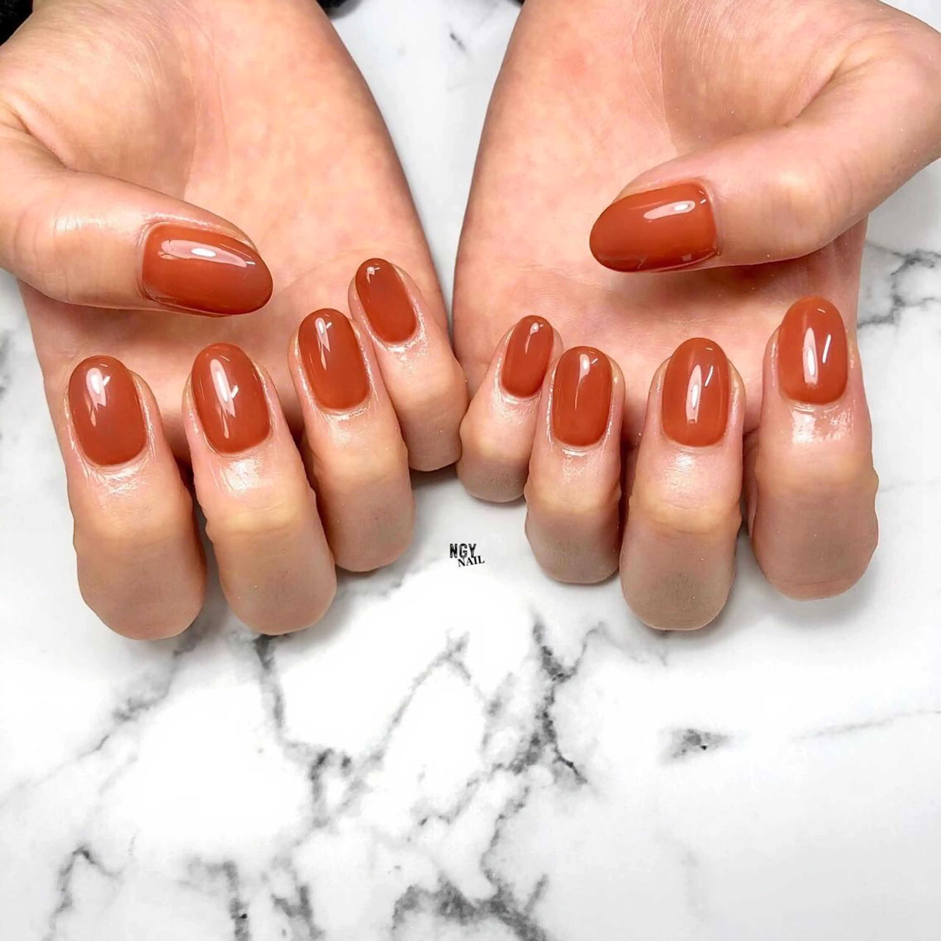 ネイル ブラウン ジェルネイル 持ち込み ワンカラーネイル オレンジ ハンドネイル NAIL NOWのネイルデザイン