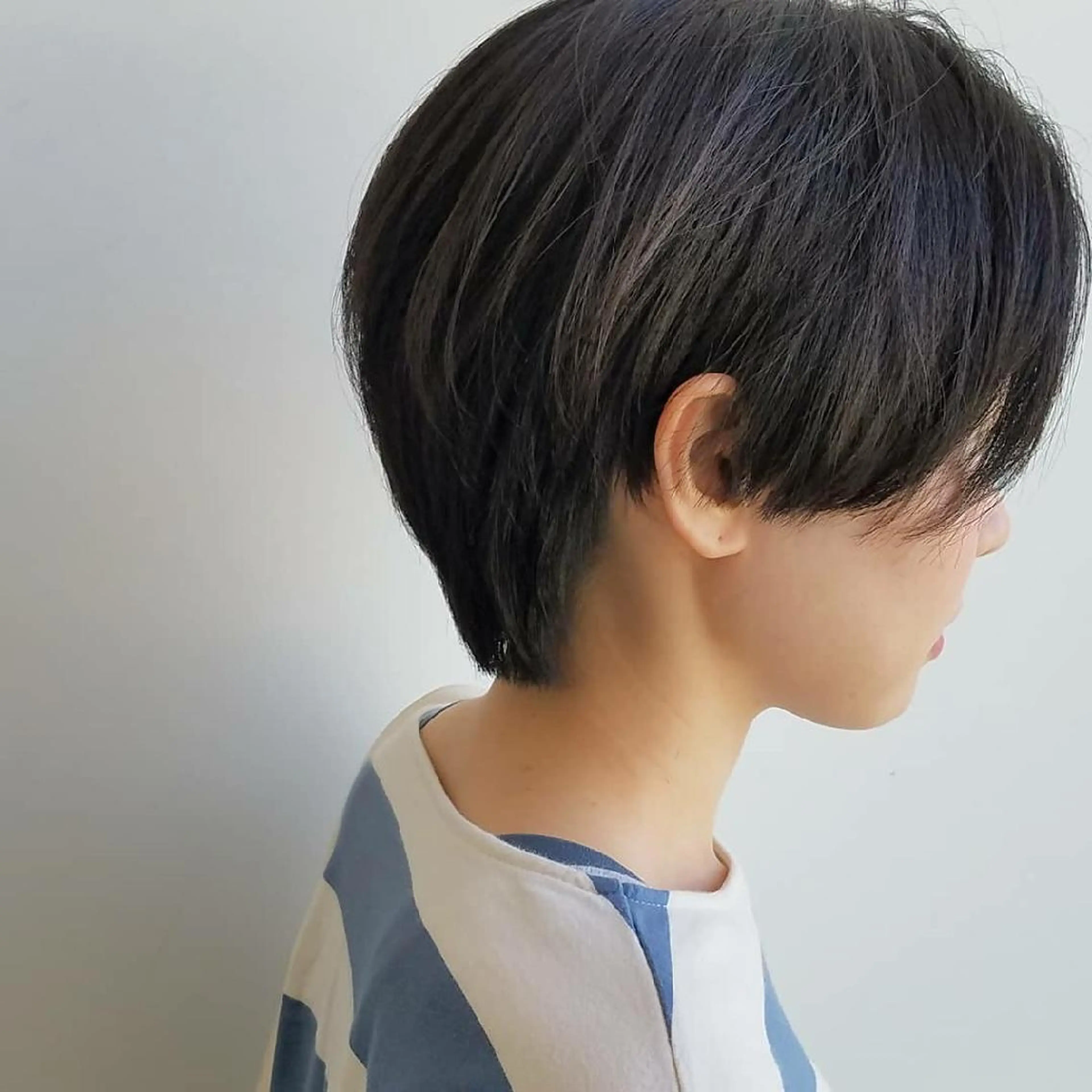 ショート カラー パーマ ヘアアレンジ iplus まつげ、眉毛、耳つぼのマツエク・マツパデザイン