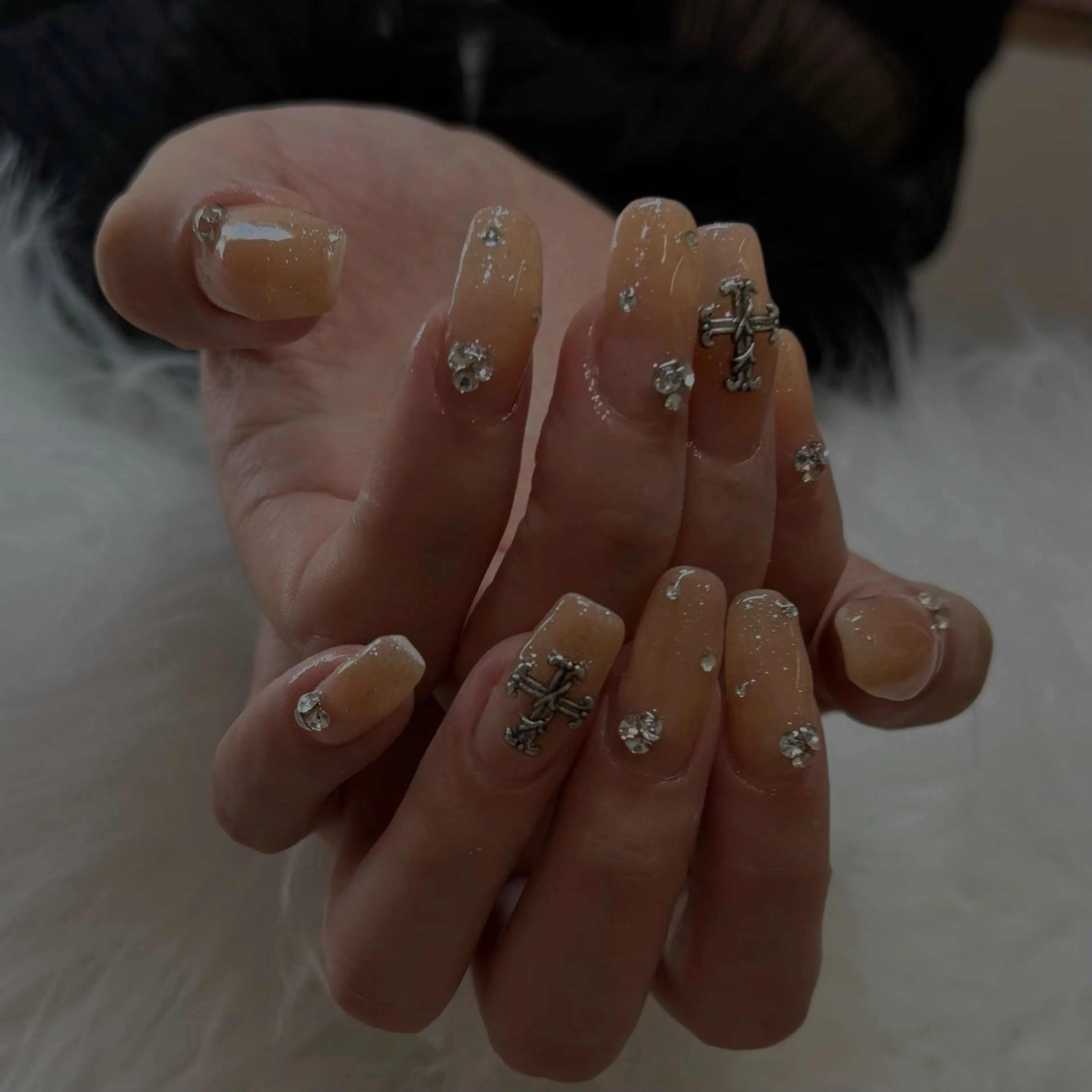 ネイル 長さ出し キラキラネイル 韓国ネイル ラメ(グリッター) ニュアンスネイル Vante梅田店所属・vante_aimi .パラジェル取扱店のネイルデザイン