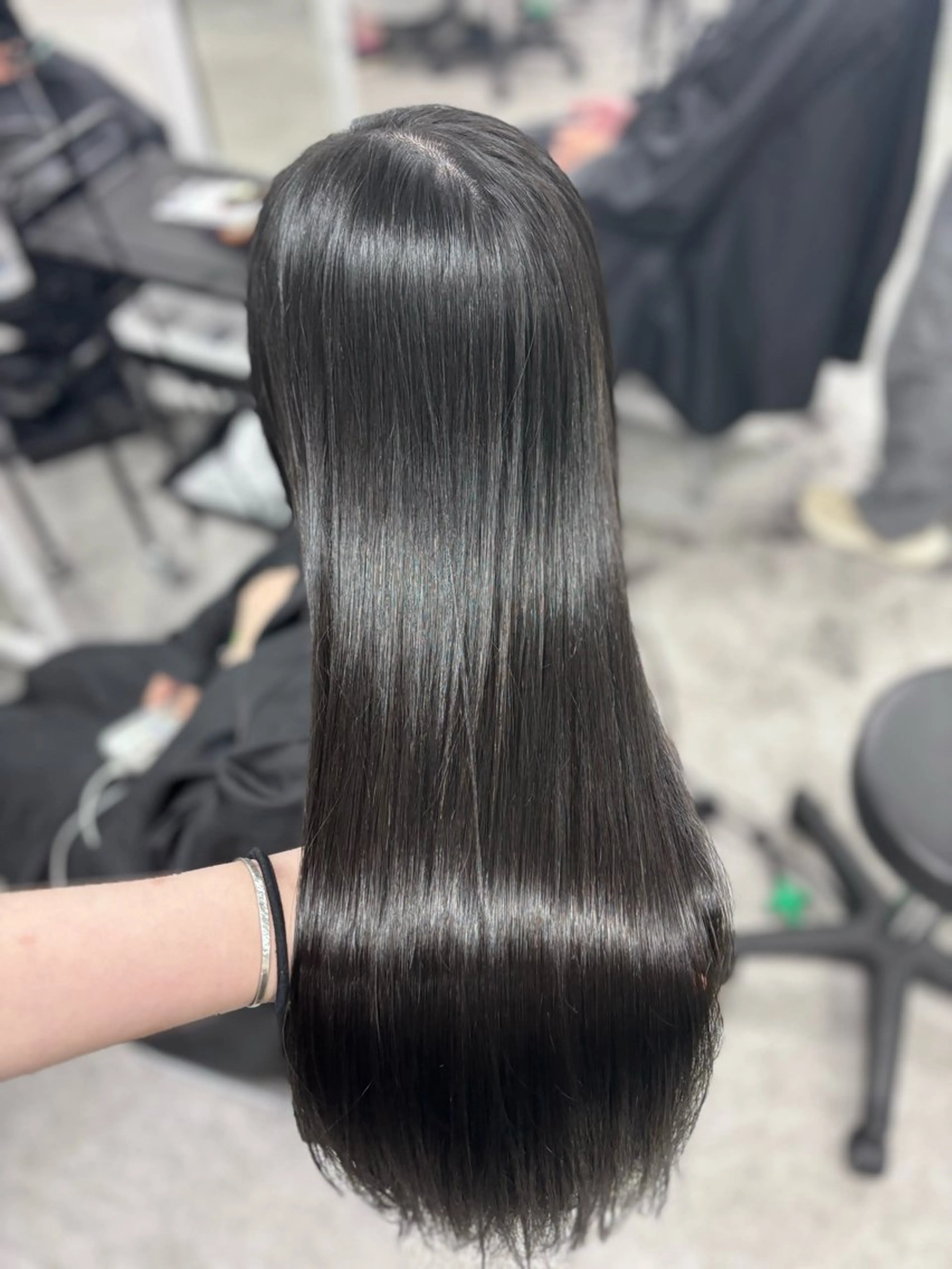 【☔️12月末まで限定🫧】癖、うねりを抑える縮毛矯正(リタッチもOK)＋カット＋カラー＋外部補修トリートメント🤍の写真