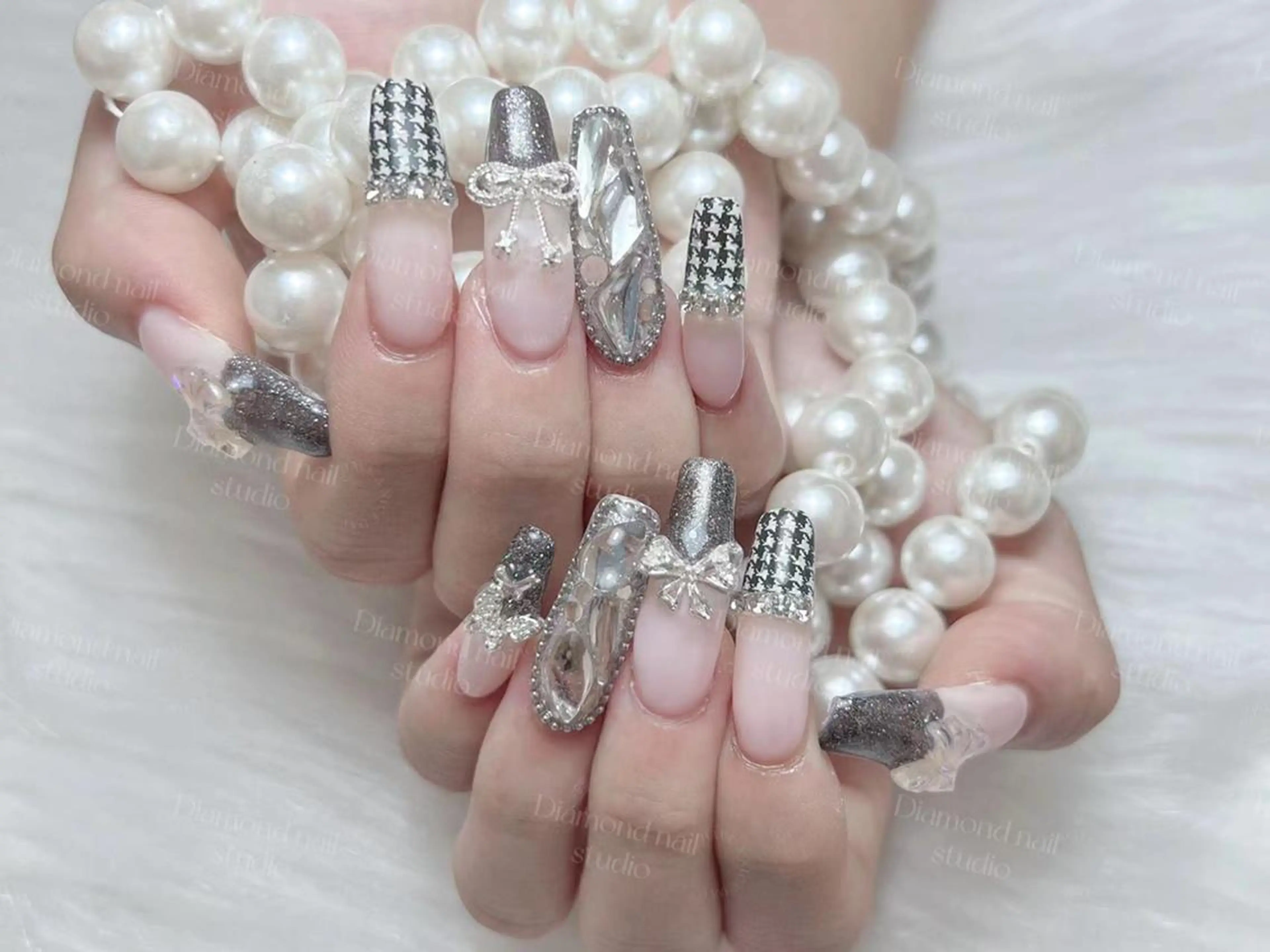 12月⭐️オフ無料⭐️🌈 スカルプ長さだし⭐️持ち込みデザイン⭐️アート1️⃣0️⃣本の写真