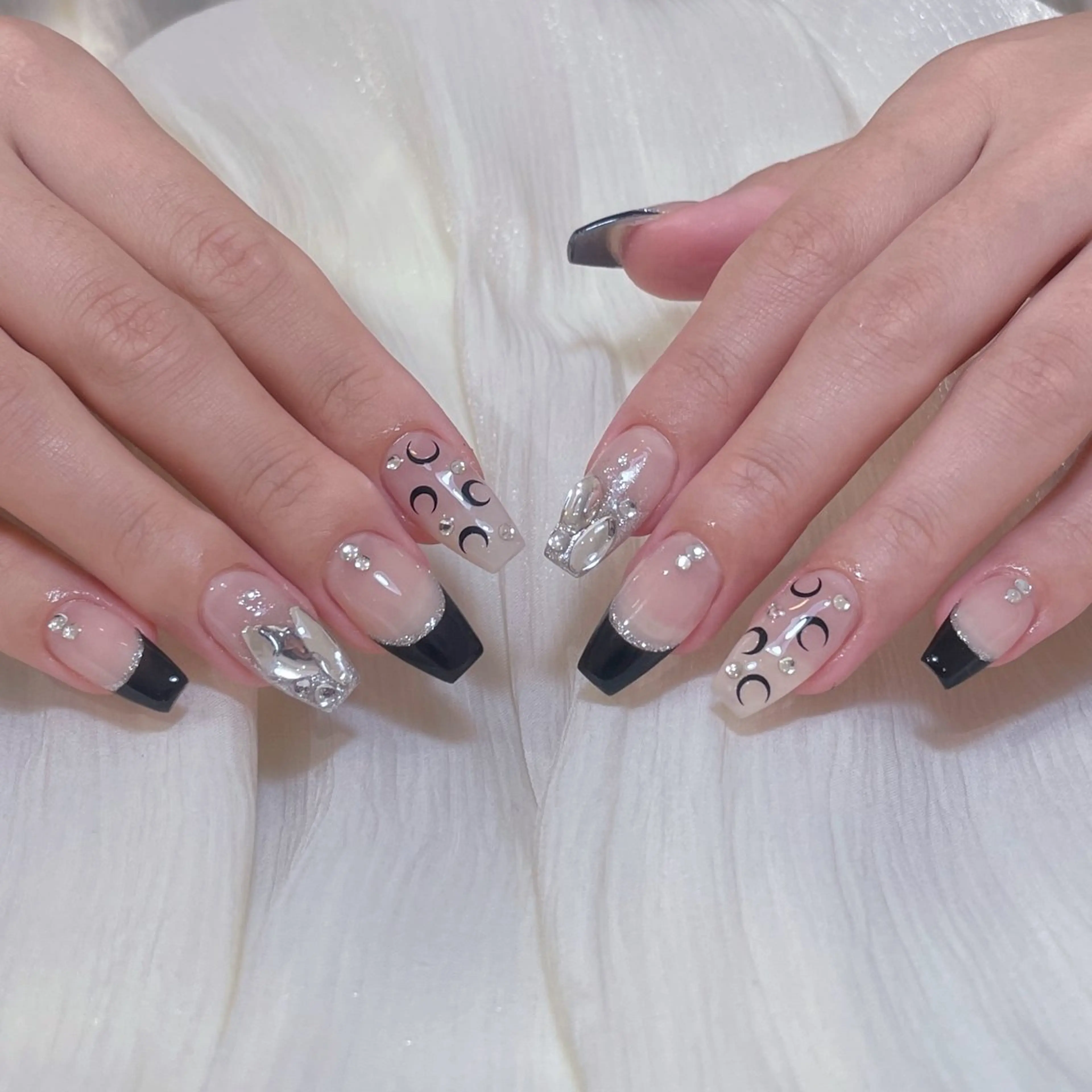 ネイル アートネイル オーロラネイル ガーリー キラキラネイル 韓国ネイル ハンドネイル Una EWAのネイルデザイン