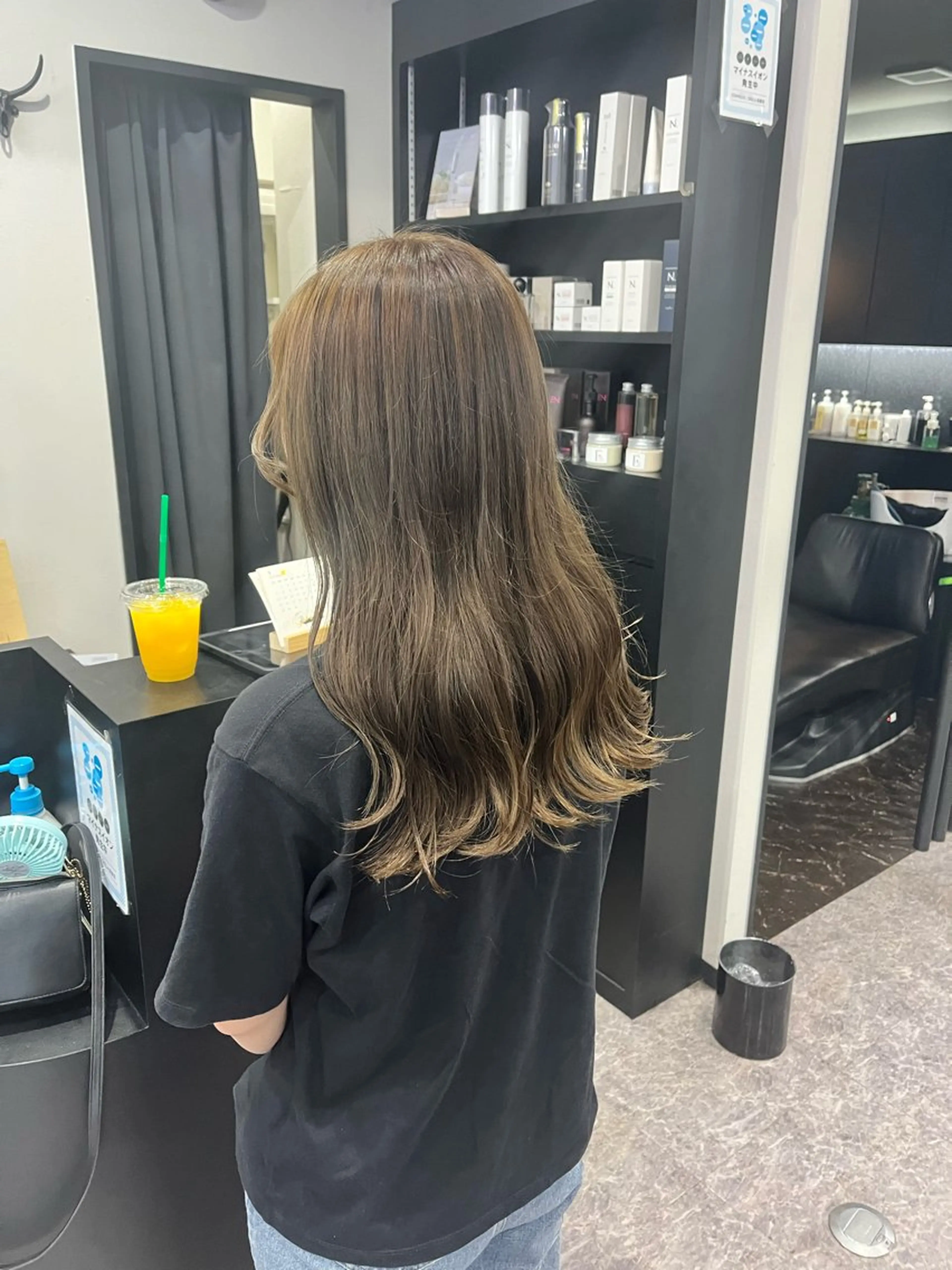 ロング カラー ヘアカラー 友滝 真菜美のヘアスタイル