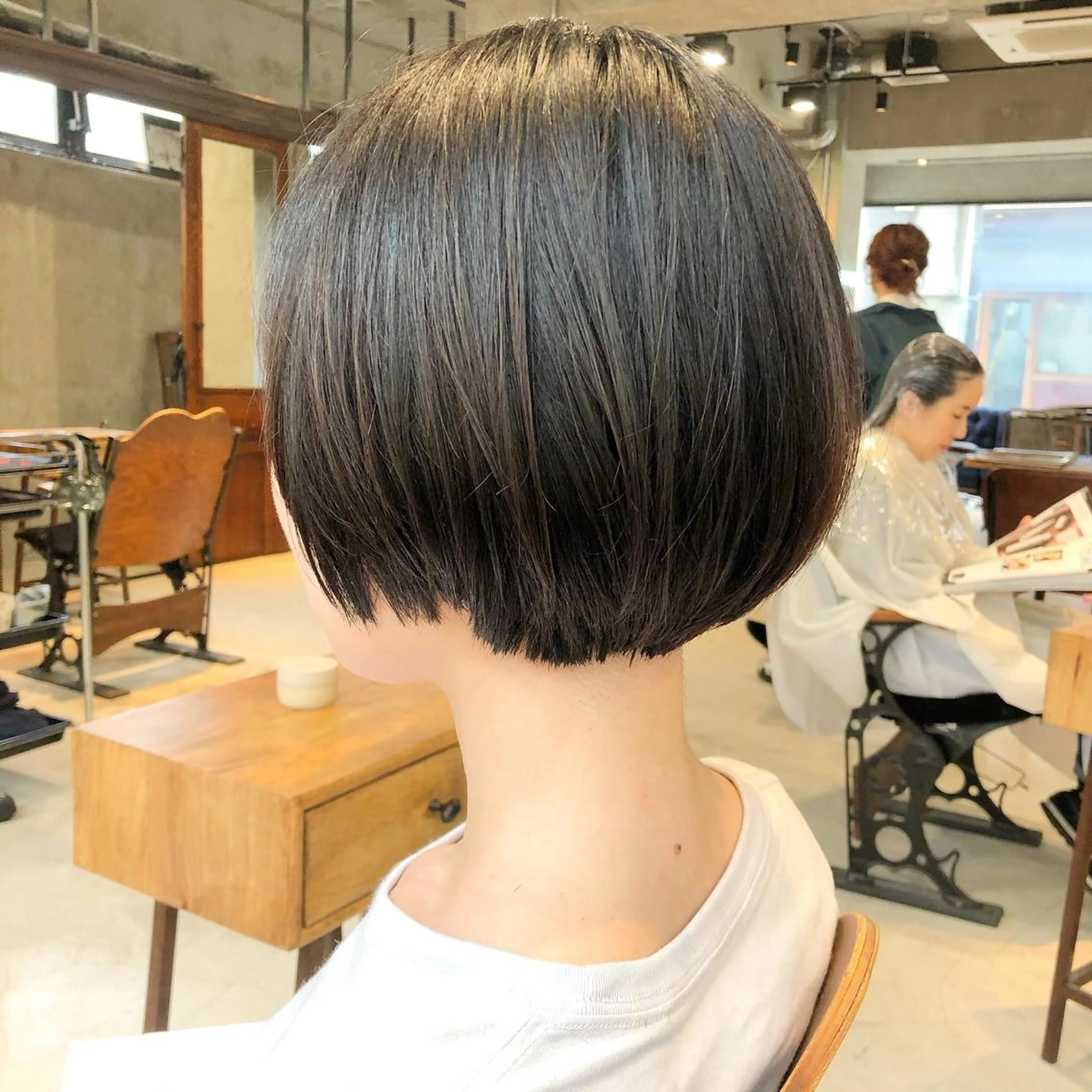 ショート SHARON（シャロン）所属・すきバサミを使わない カット✂️✨郡司泰之のヘアスタイル