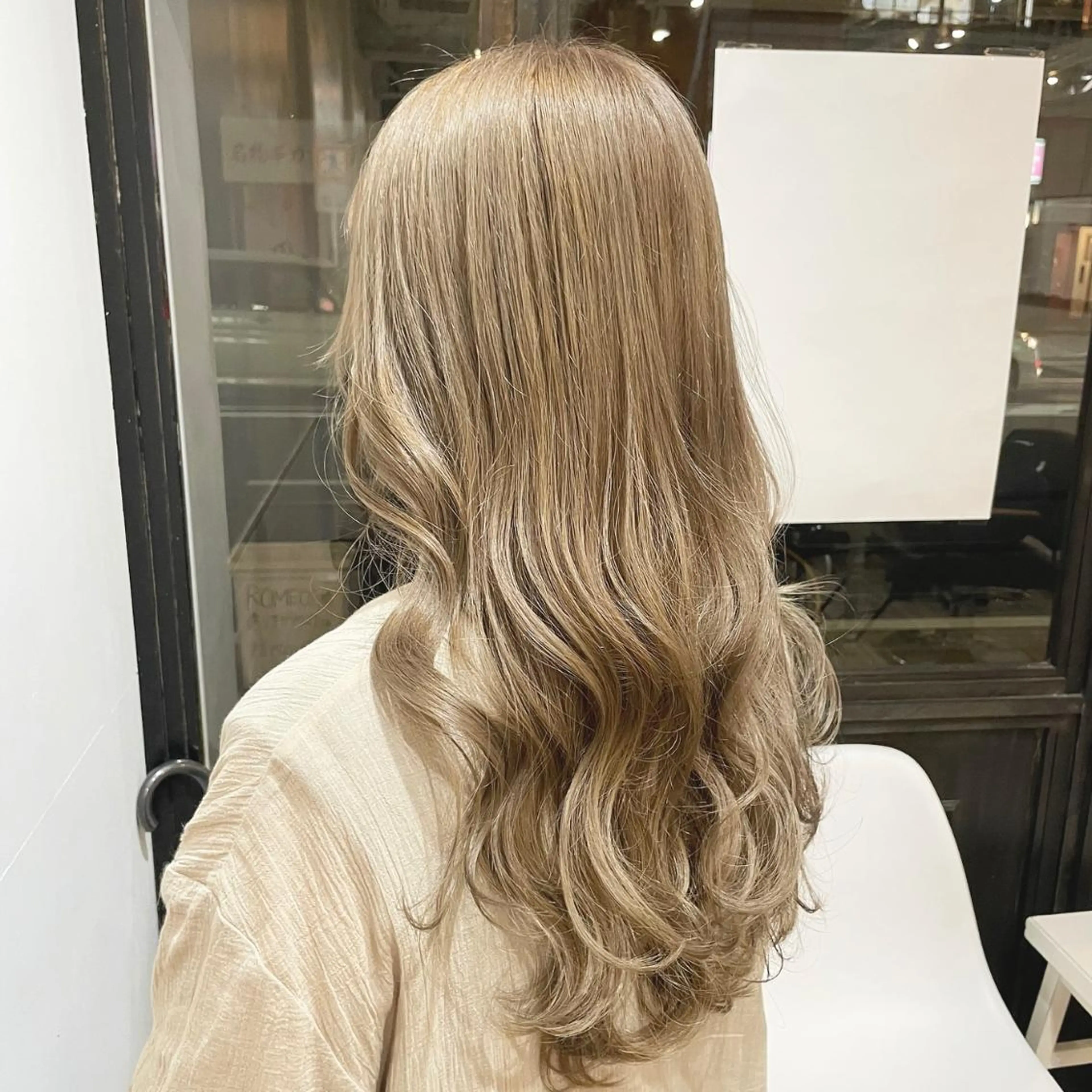 ロング ヘアカラー ROMEO京橋 MINAMIのヘアスタイル