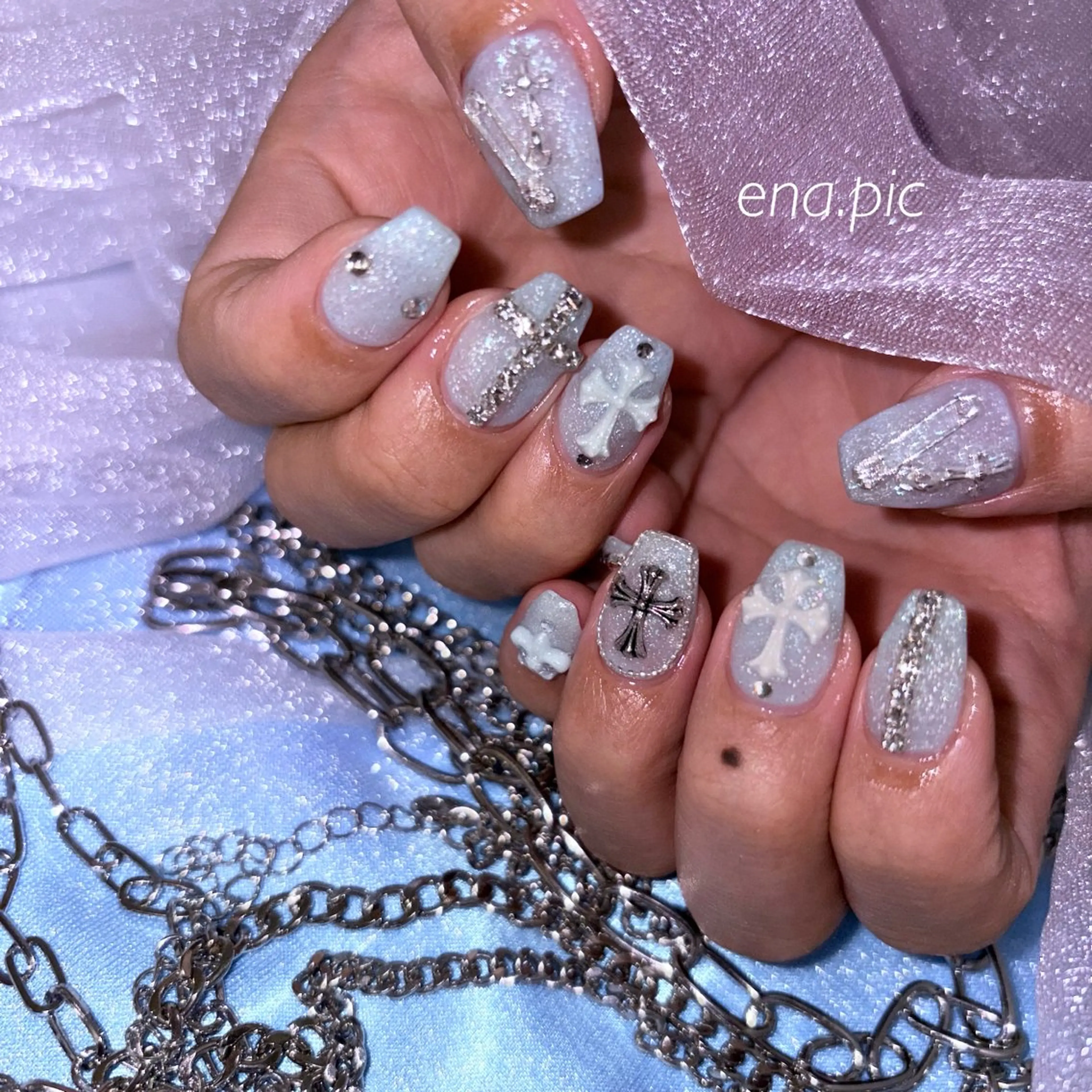 ネイル toyvenail 🖤enaのネイルデザイン