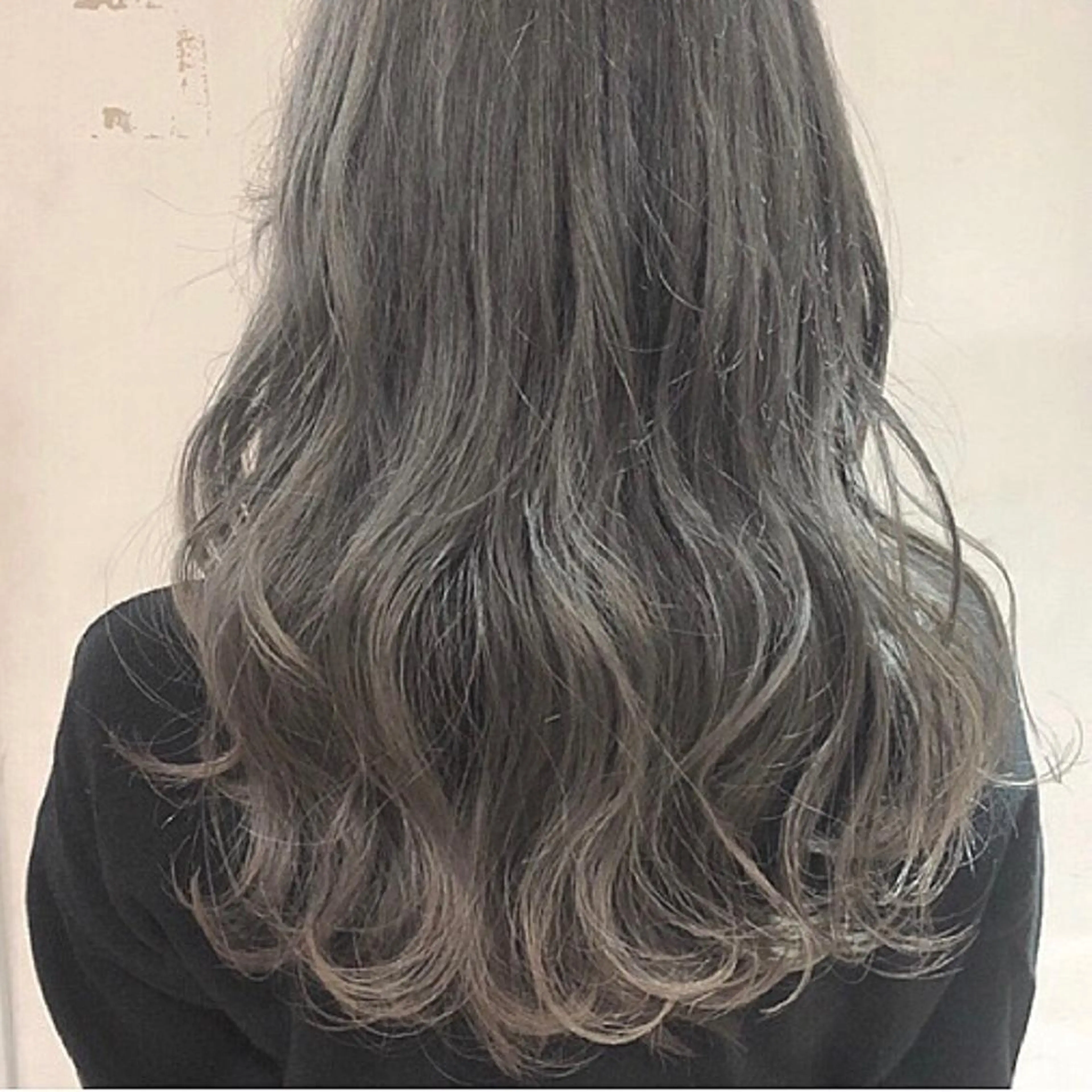 セミロング カラー グレージュ シルバー シルバーグレージュ 💚 nao💚のヘアスタイル