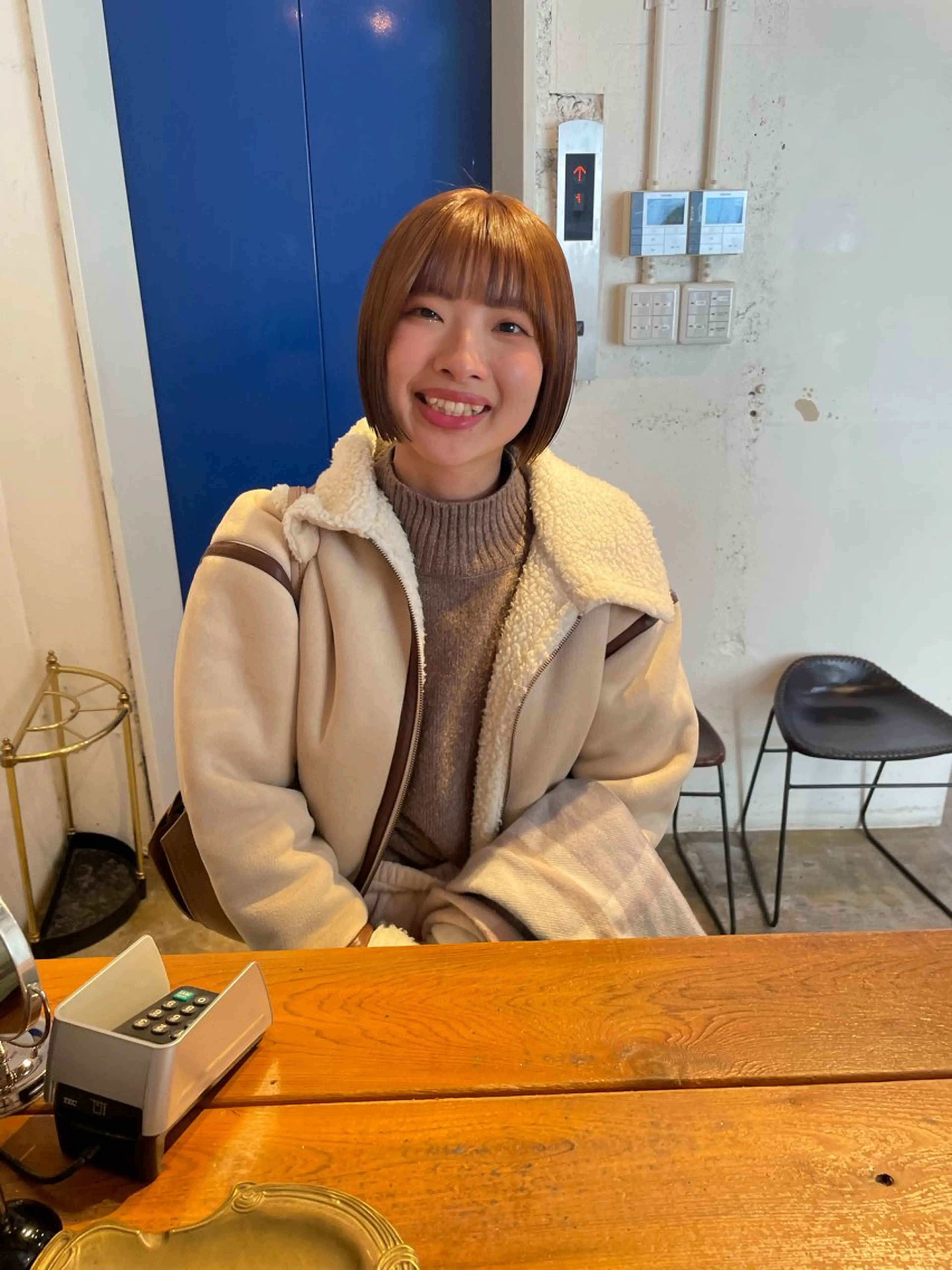 ショート カラー ベージュカラー MIOベージュカラー 柔らかいカラーのヘアスタイル