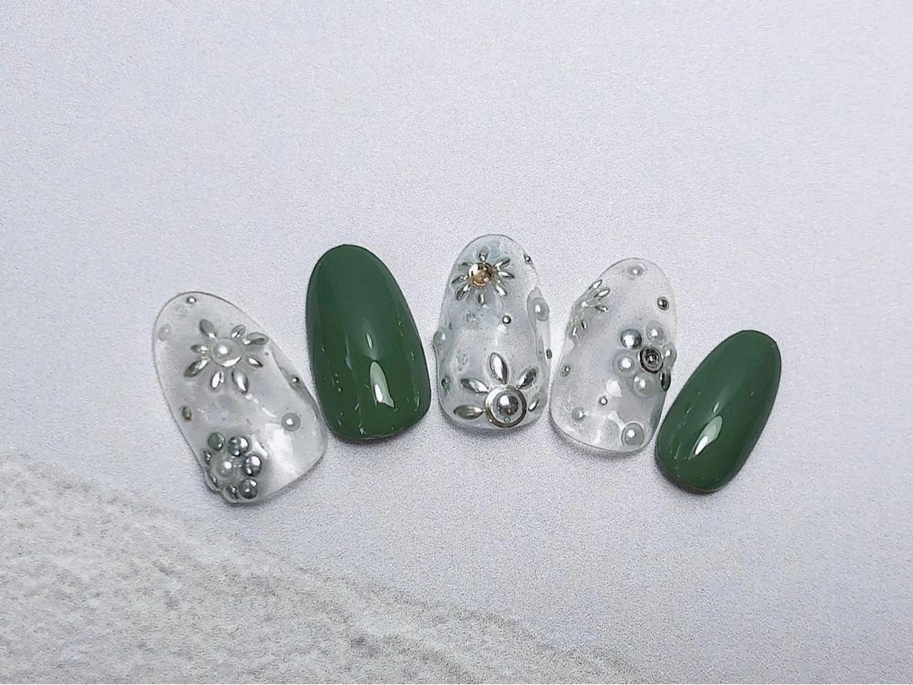 ショート カラー ネイル マツエク・マツパ ハンドネイル illum hicariのネイルデザイン