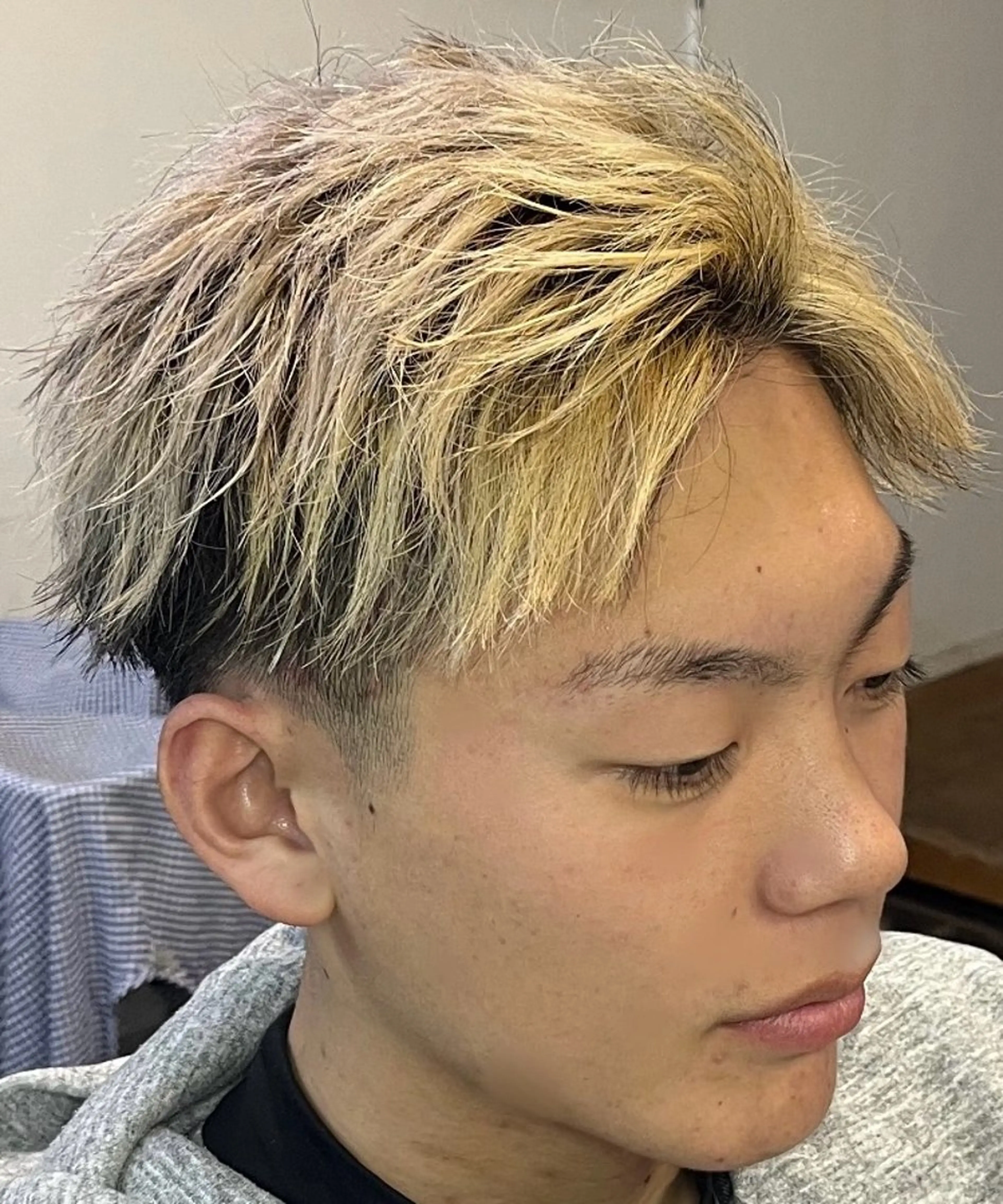 カラー メンズ メンズメッシュ メッシュ カット ヘアカラー 市道 翼のヘアスタイル
