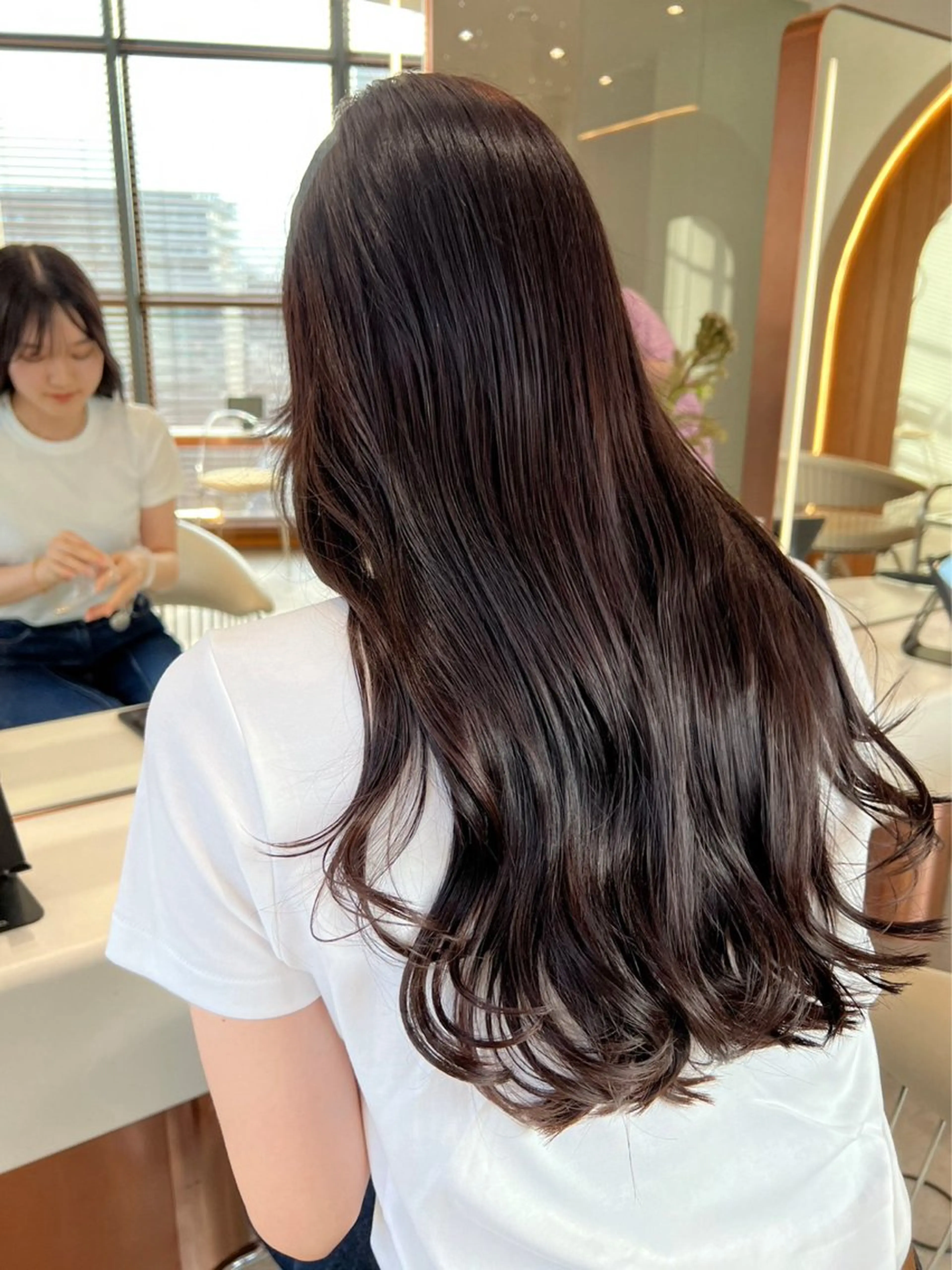 ロング カラー LAVEL AZUSAのヘアスタイル