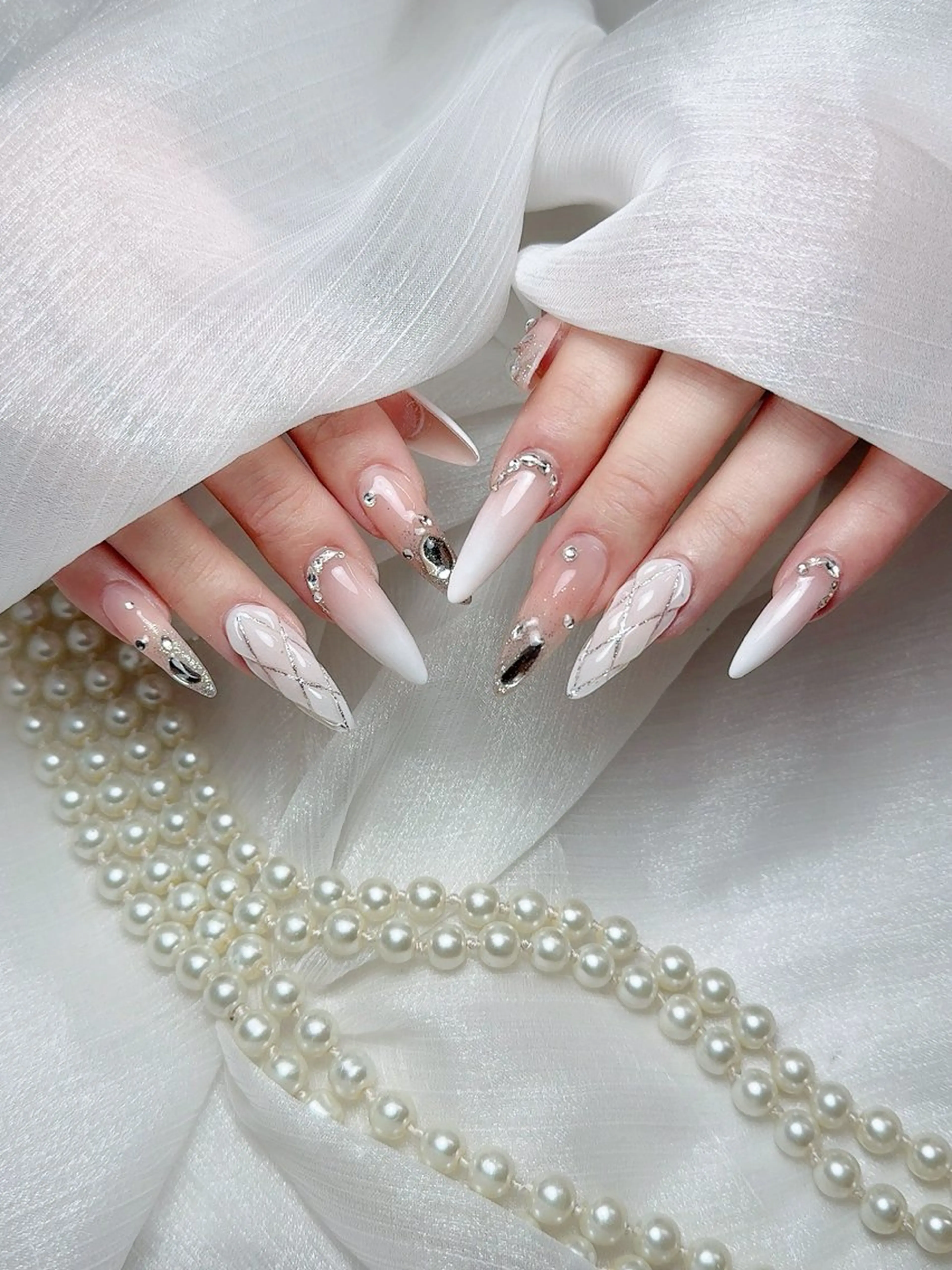 ネイル ハンドネイル ENsalon akiのネイルデザイン