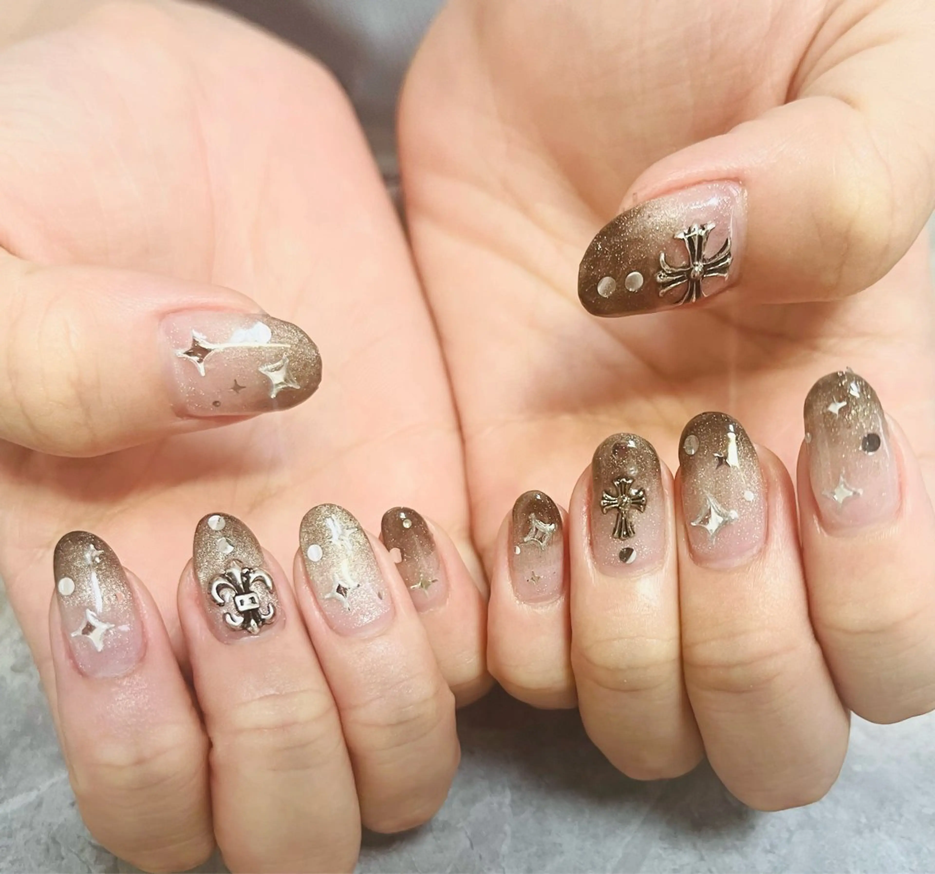 ネイル マグネットネイル メンズネイル 持ち込み ハンドネイル ハンドケア Felice所属・ベテランネイル cnc  nailのネイルデザイン