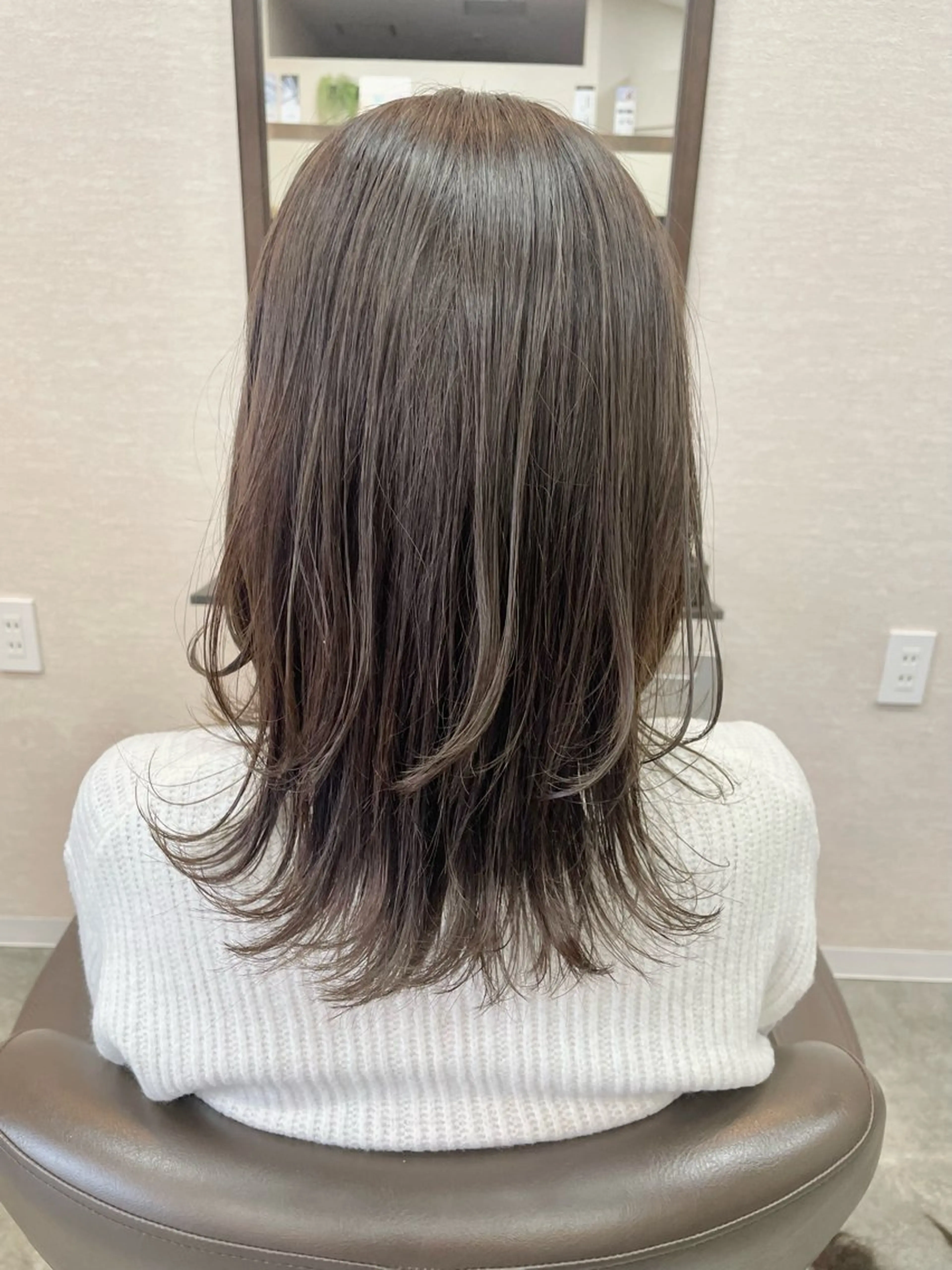 セミロング 野崎 由理のヘアスタイル