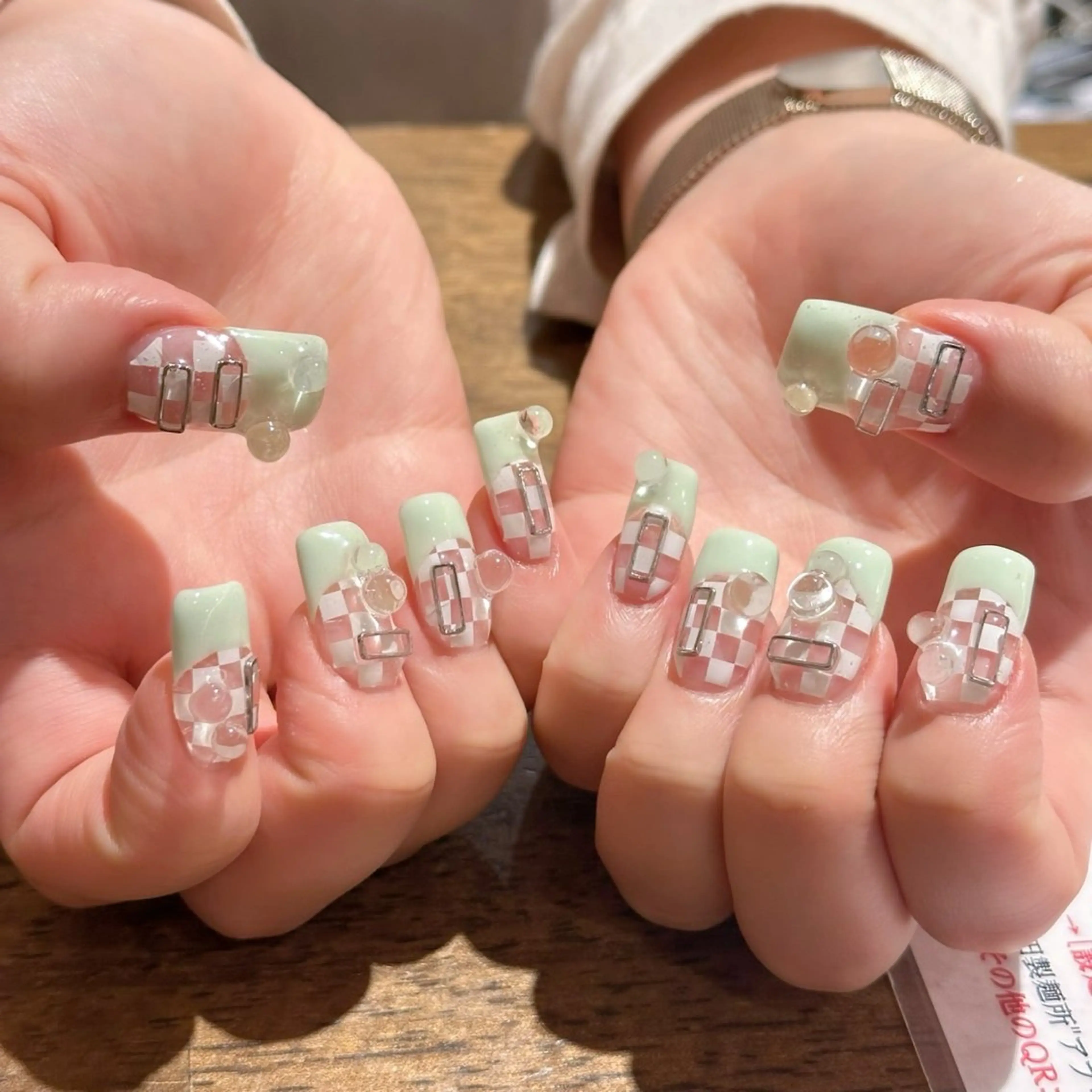 ネイル 持ち込み MAXKELLY AIのネイルデザイン