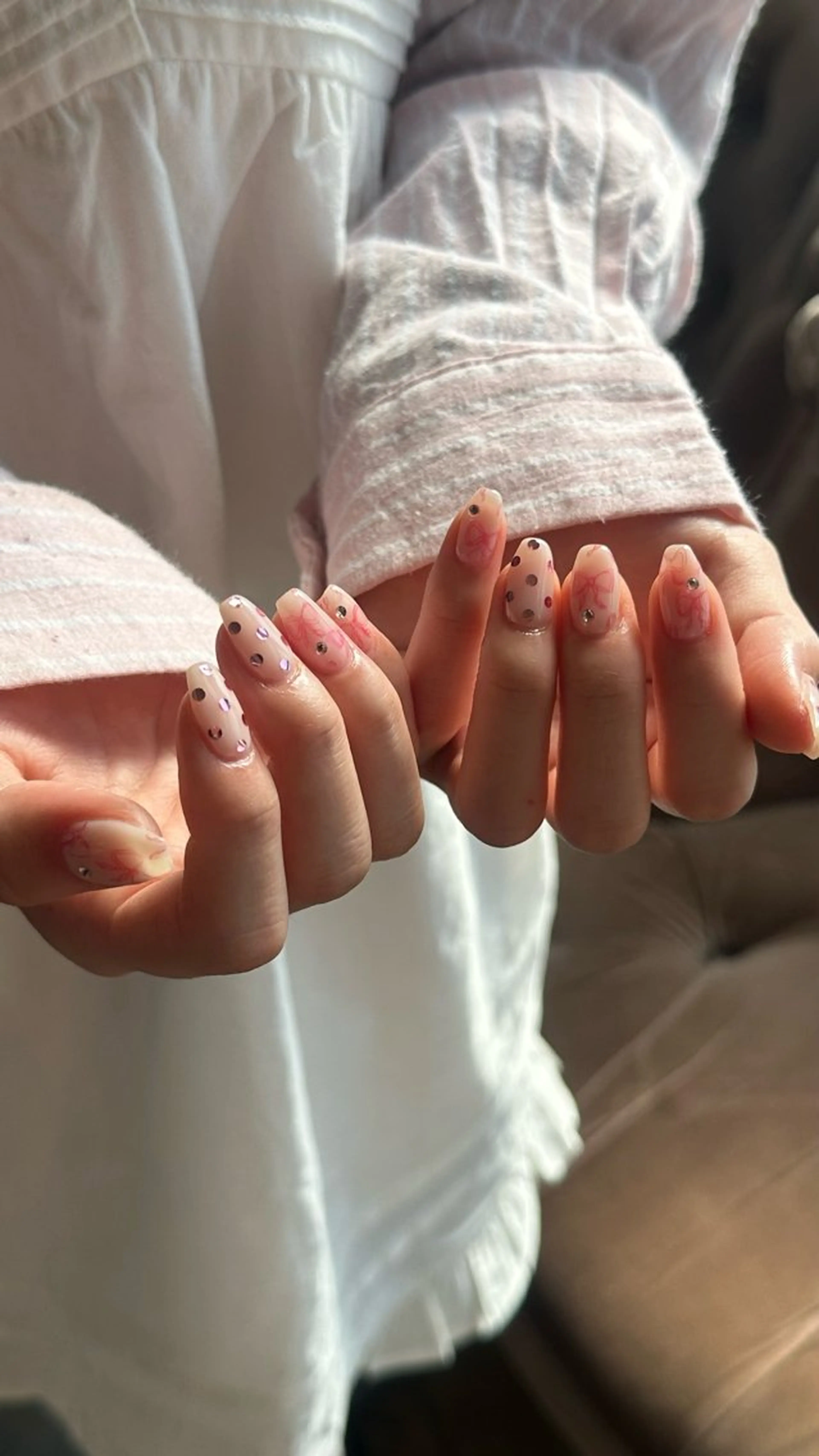 ネイル ドット リボン ハンドネイル ひらい さなのネイルデザイン