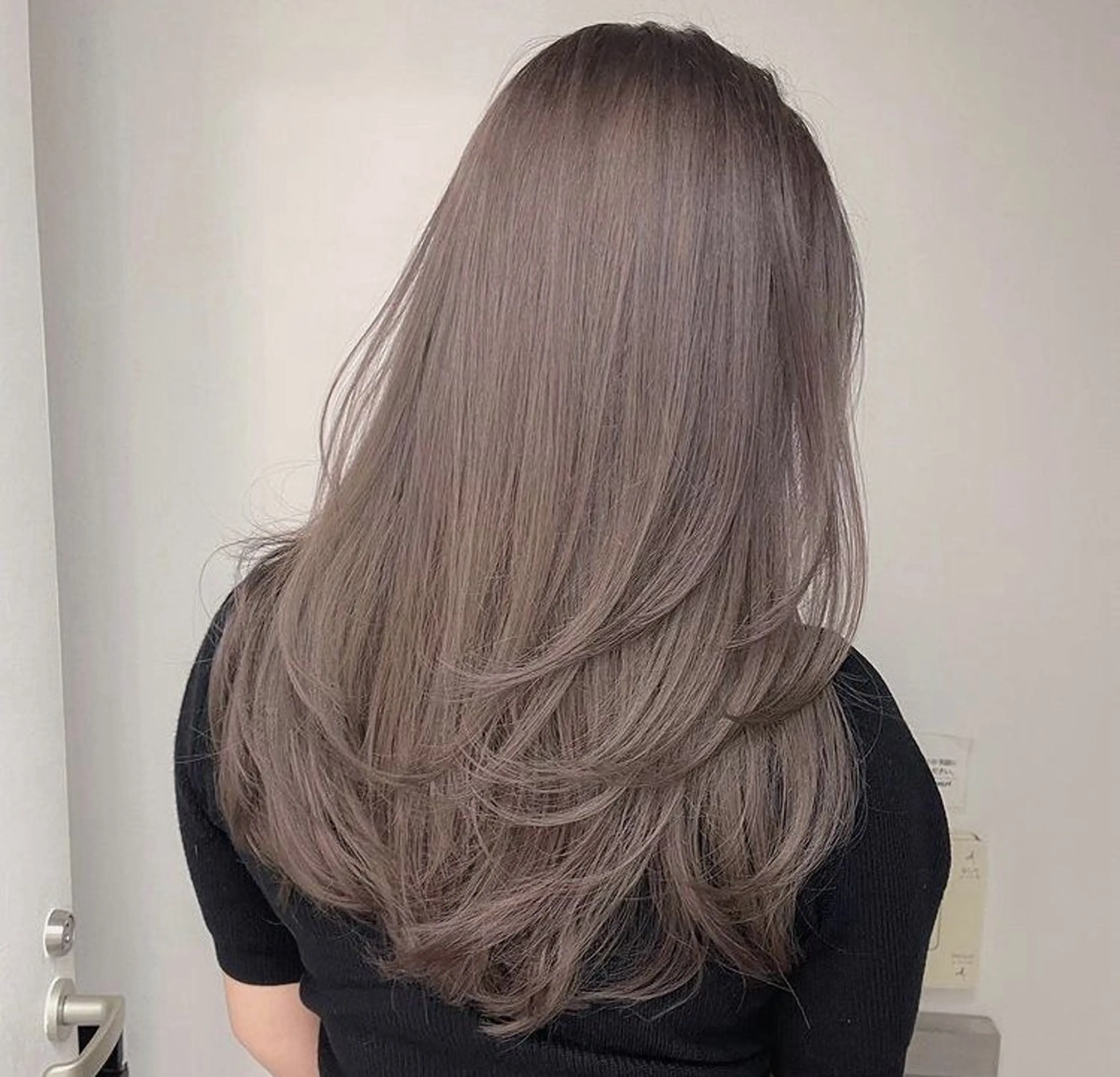 ロング カラー ブリーチ 透明感カラー ダブルカラー イヤリングカラー インナーカラー 【SASE】大人上品 💍/ユウガ⭐️のヘアスタイル