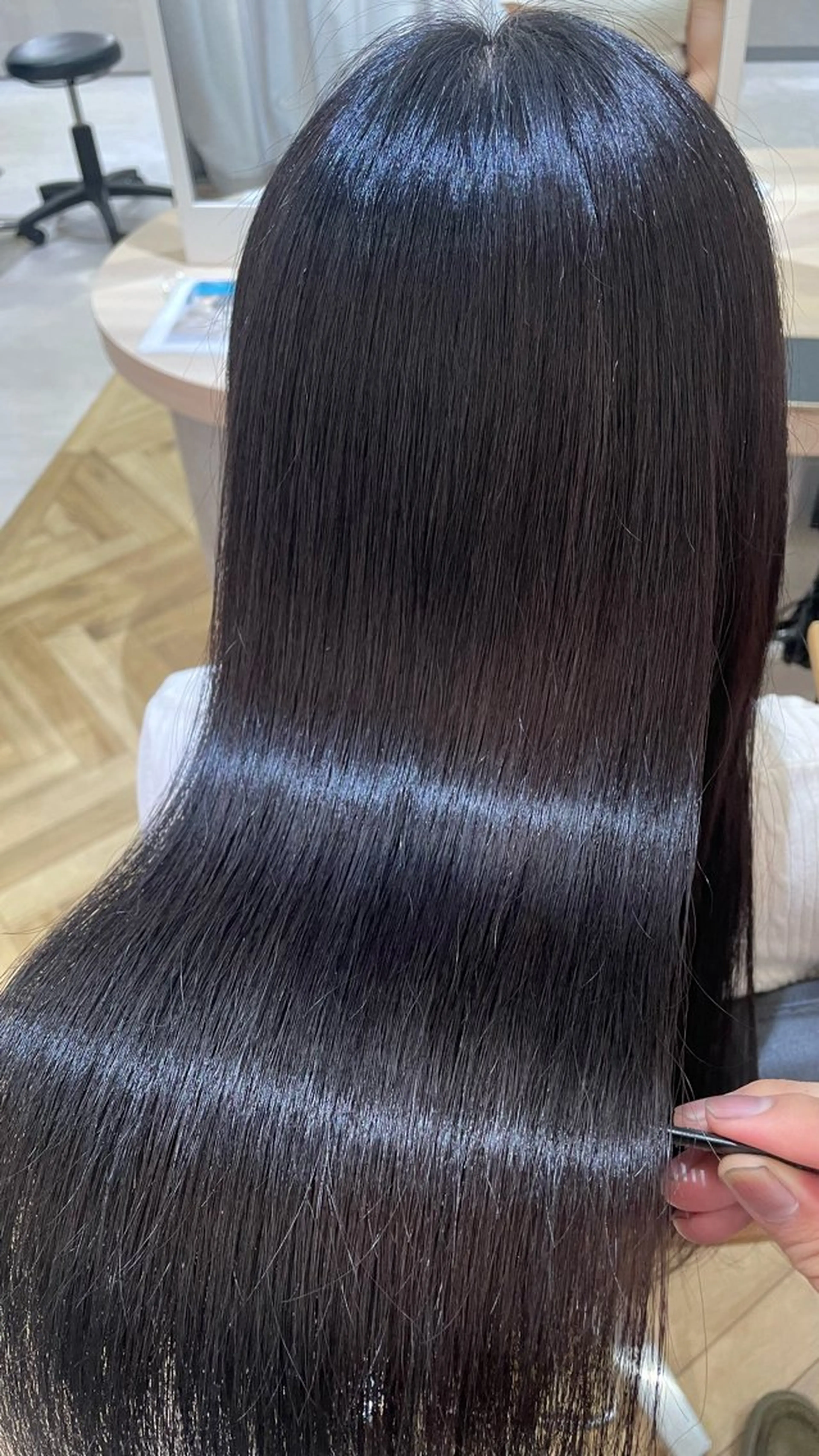 ロング ハッシュカット🖤 レイヤー/透けカラーのヘアスタイル