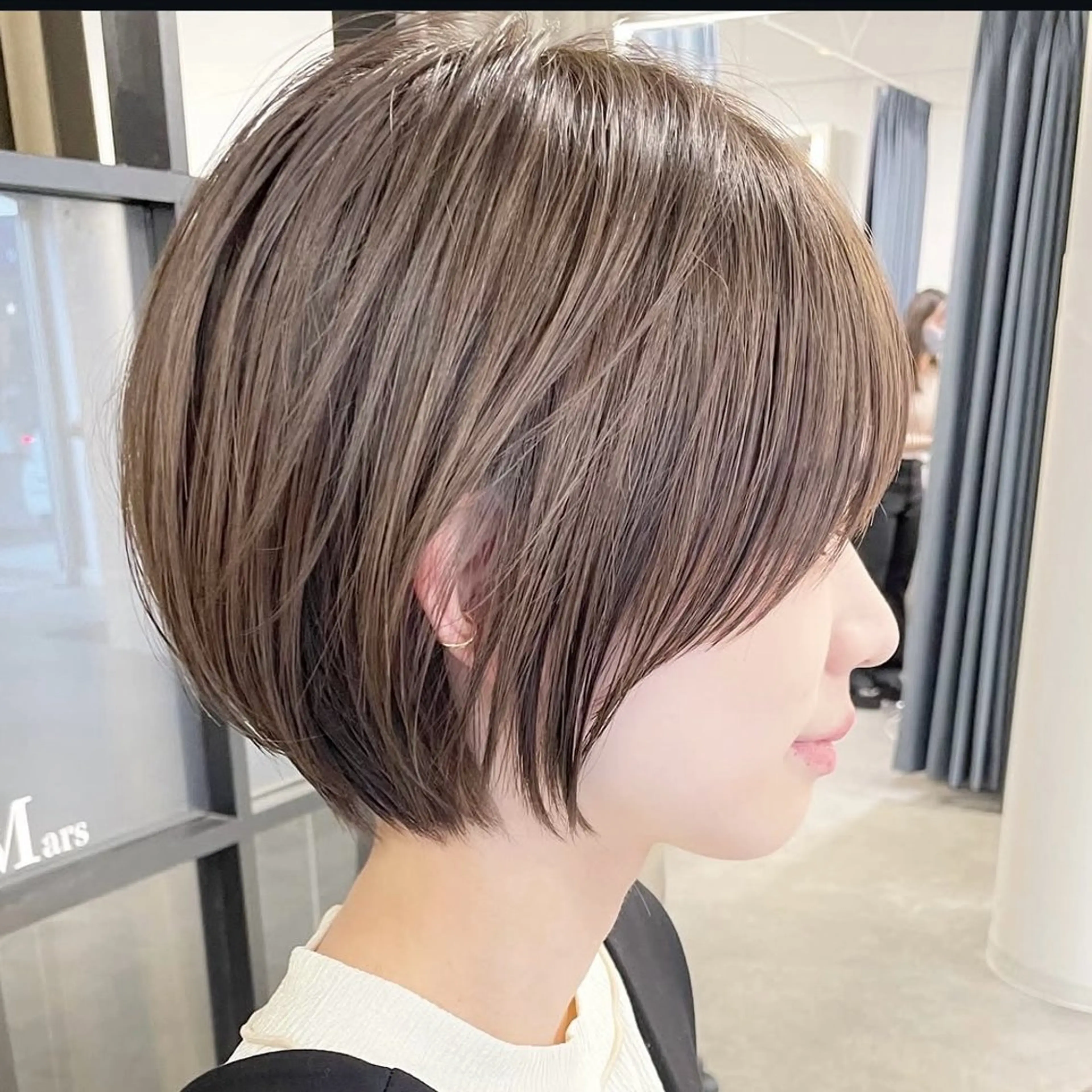 ショート レイヤー小顔ショート 吉田ジョウのヘアスタイル
