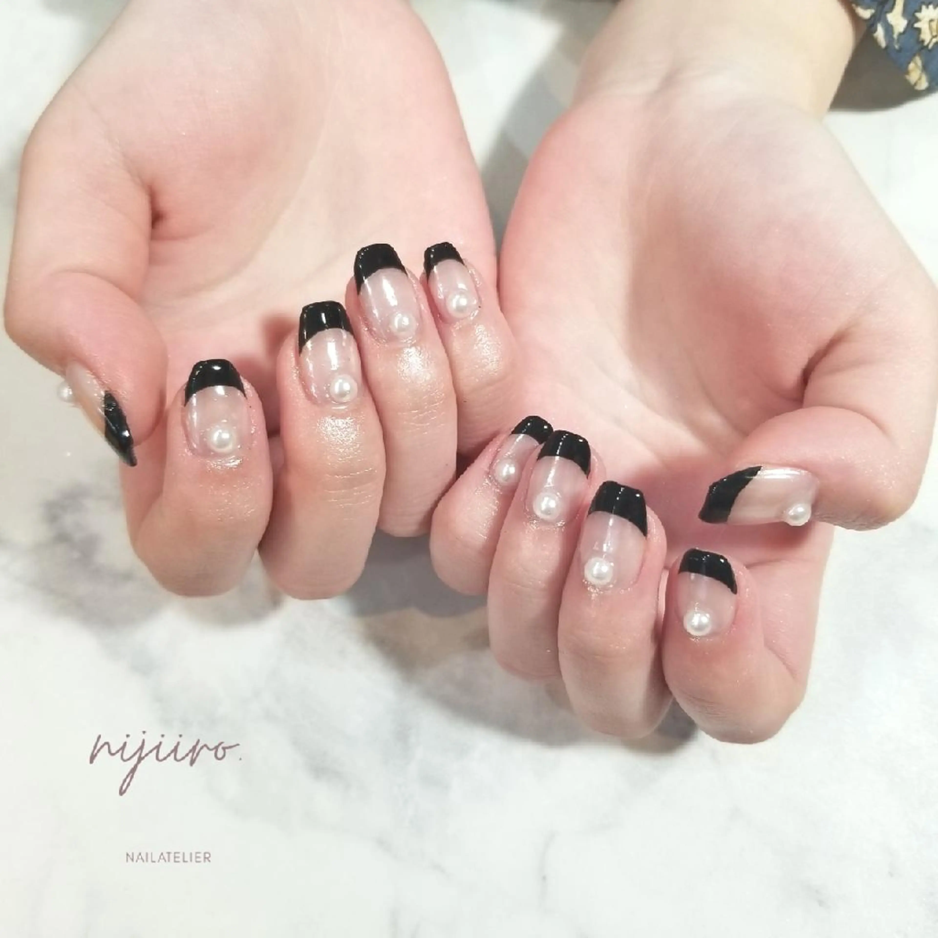 ネイル フレンチネイル ミラーネイル ハンドネイル nailatelier nijiiro.所属・nijiiro🌈 サトウのネイルデザイン