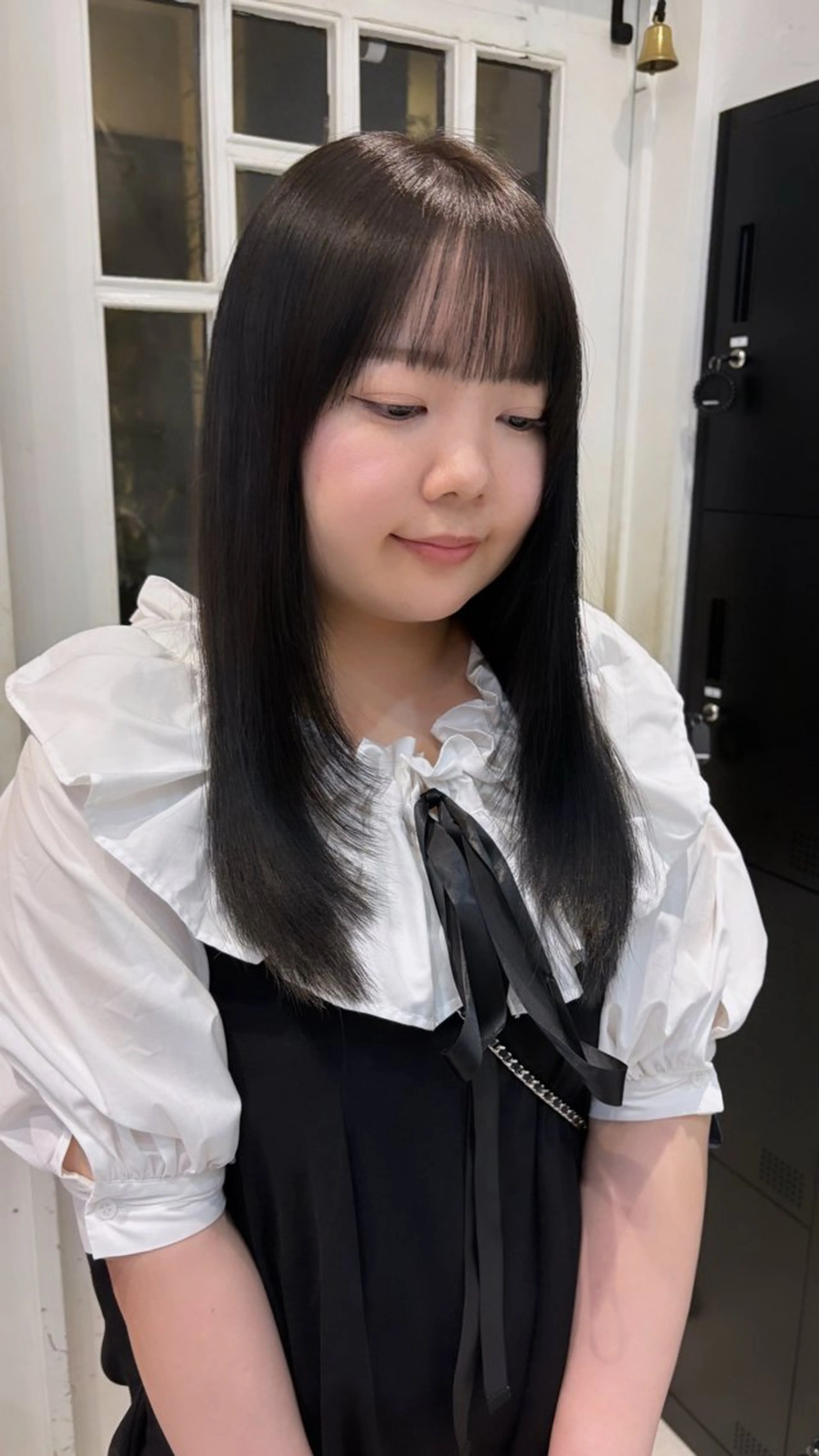 セミロング 魚谷 綾渚のヘアスタイル