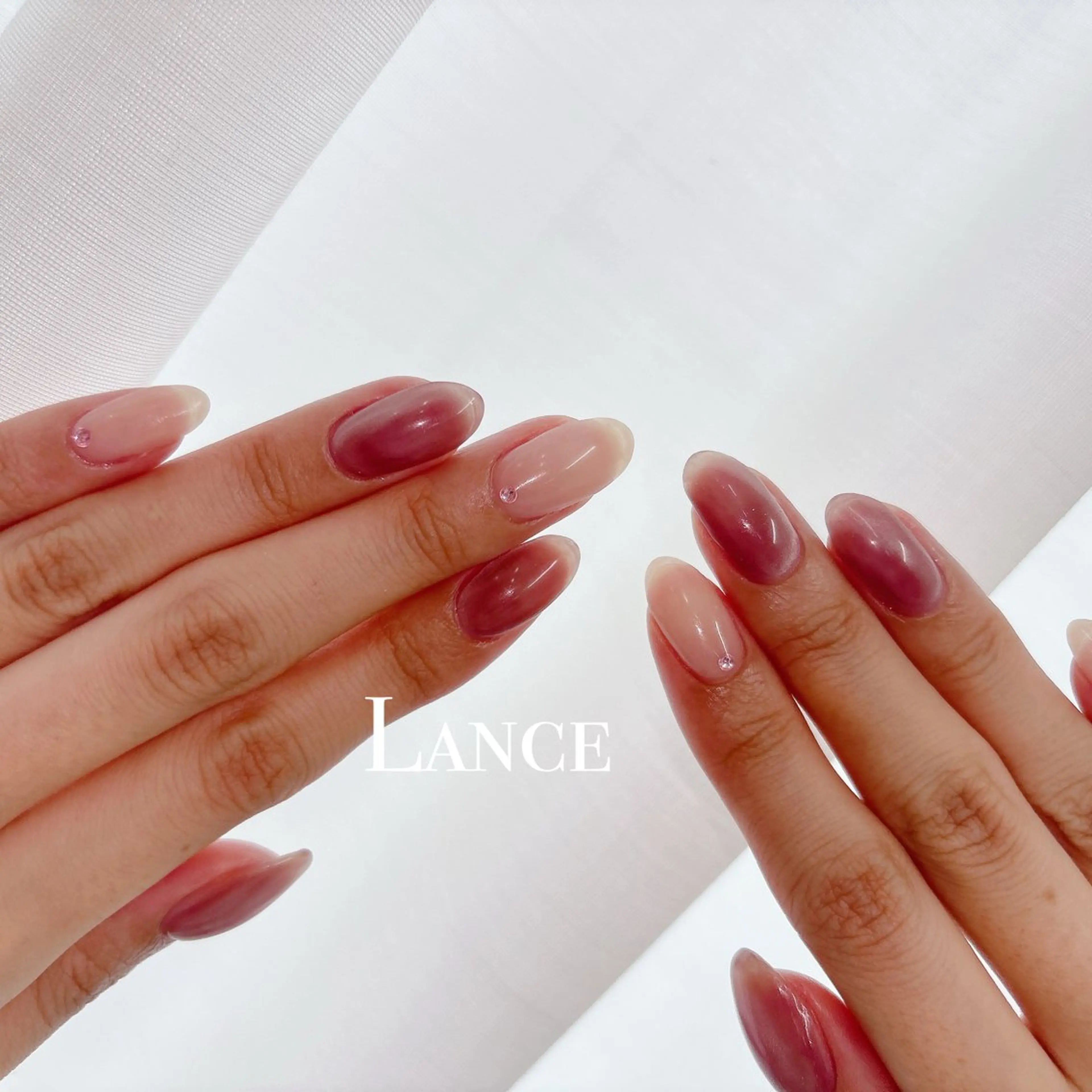 ネイル オーロラネイル フットネイル 氷ネイル・うるうるネイル キラキラネイル 韓国ネイル ハンドネイル Lance nailのネイルデザイン