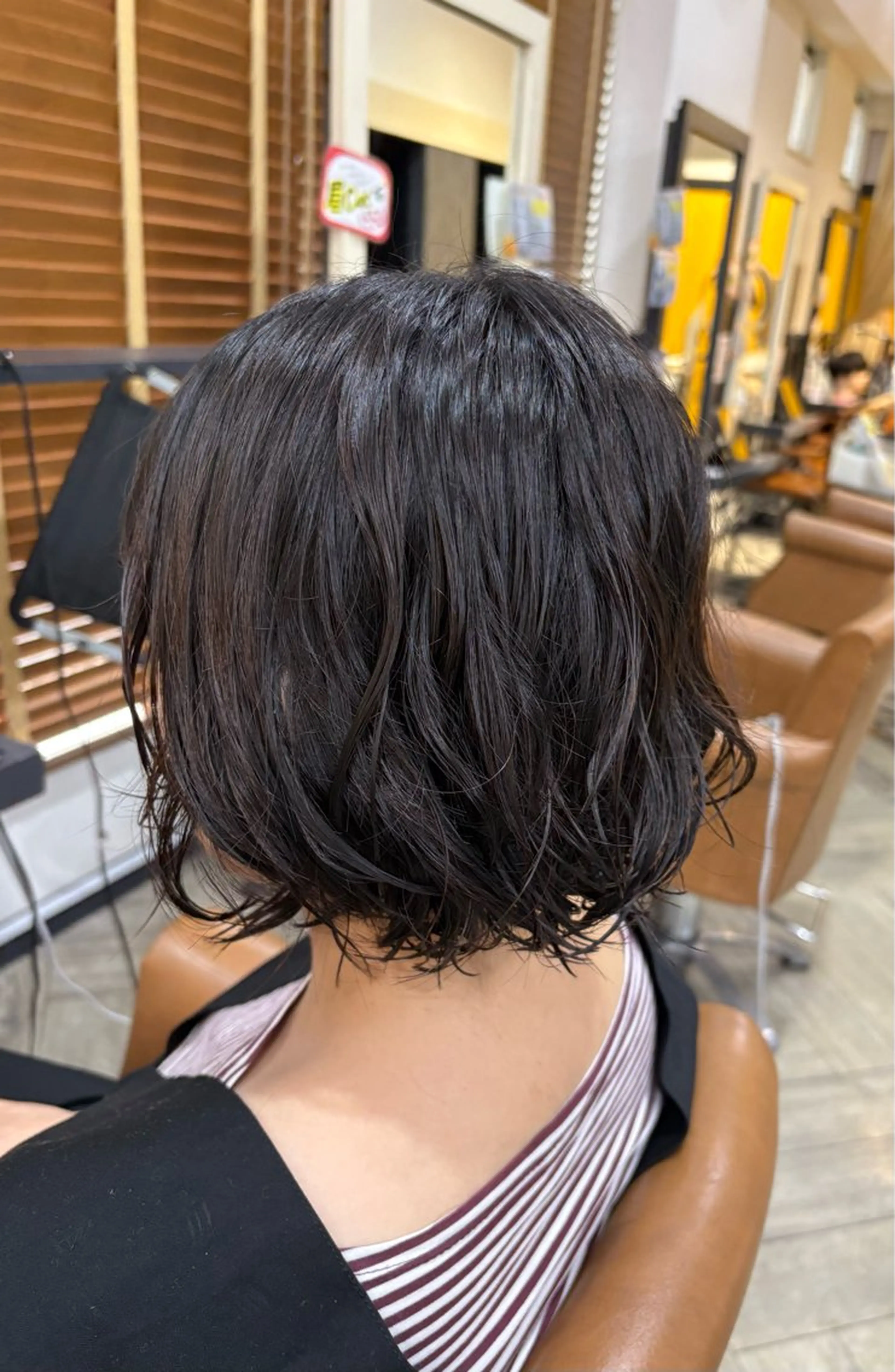 ショート パーマ 浦﨑 笑美里のヘアスタイル