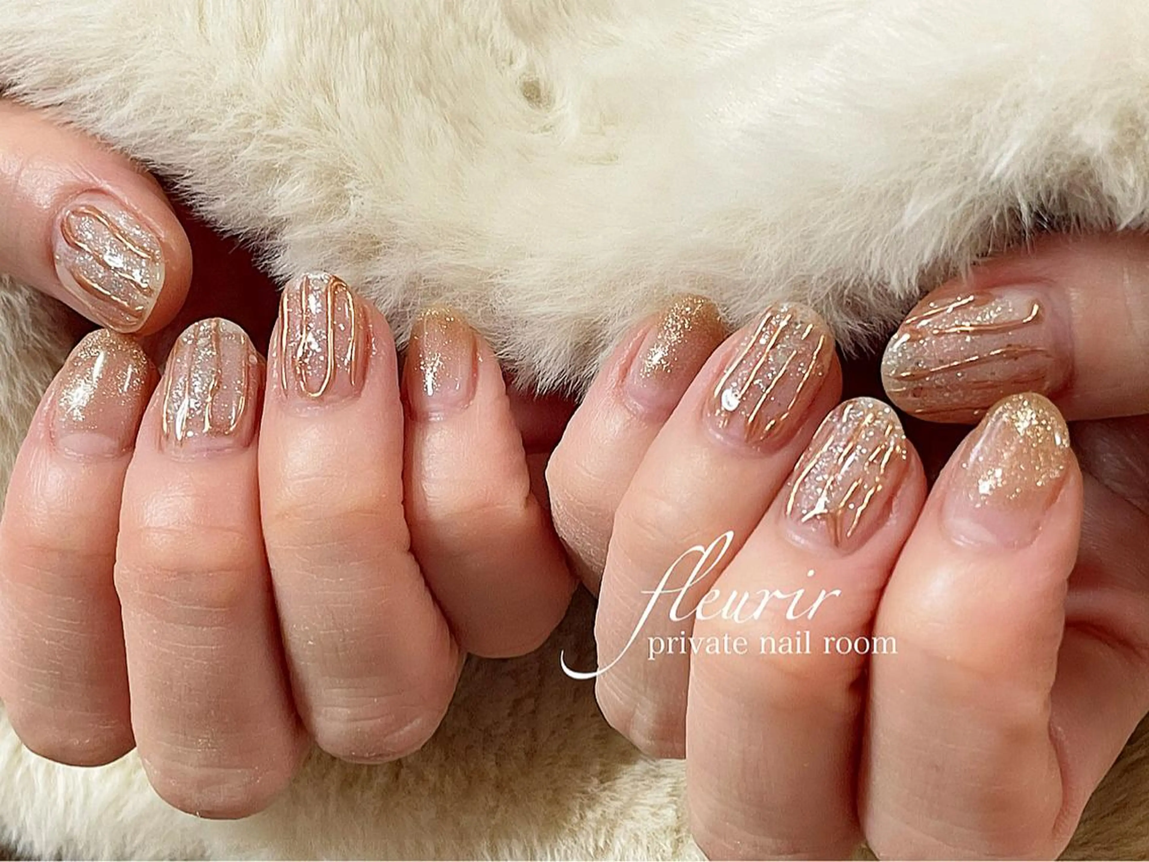 ネイル アートネイル ゴールド ミラーネイル ニュアンスネイル フルリール 【プライベートサロンのネイルデザイン