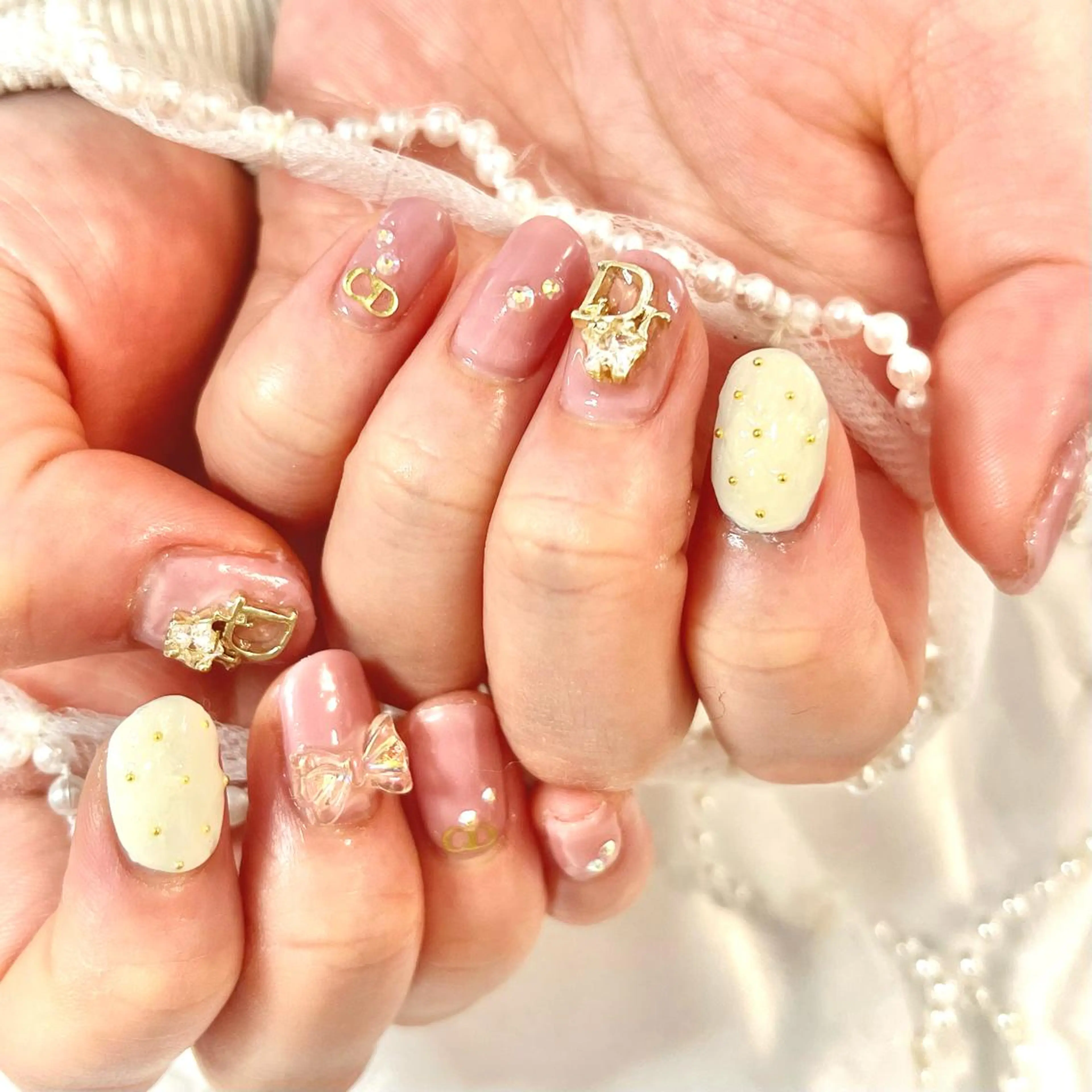 ネイル 韓国ネイル ピンク ネイルチップ ホワイト 韓国ネイル💠 Tomoのネイルデザイン