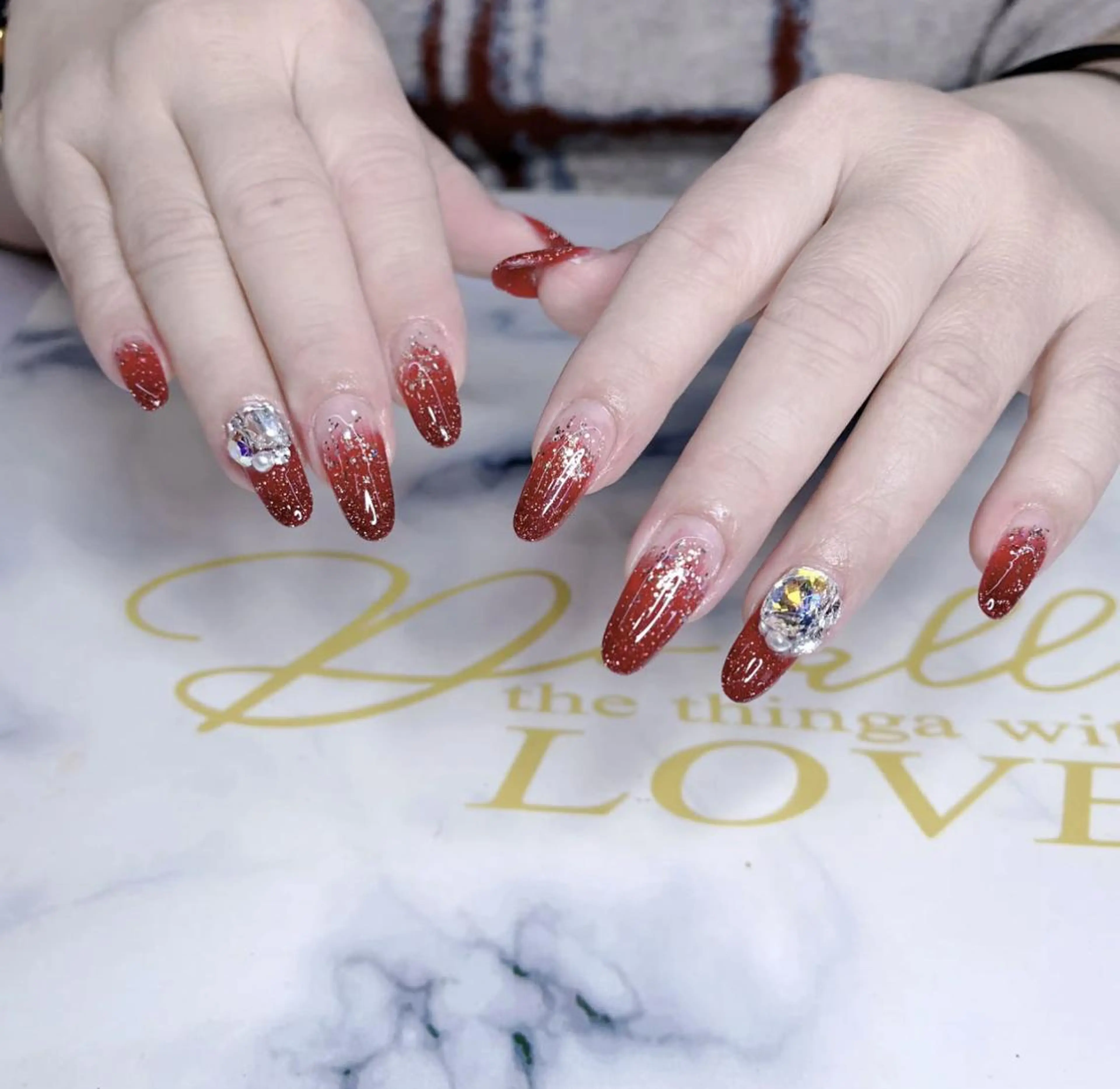 ネイル アートネイル 長さ出し ネイルチップ Queens PUPUのネイルデザイン