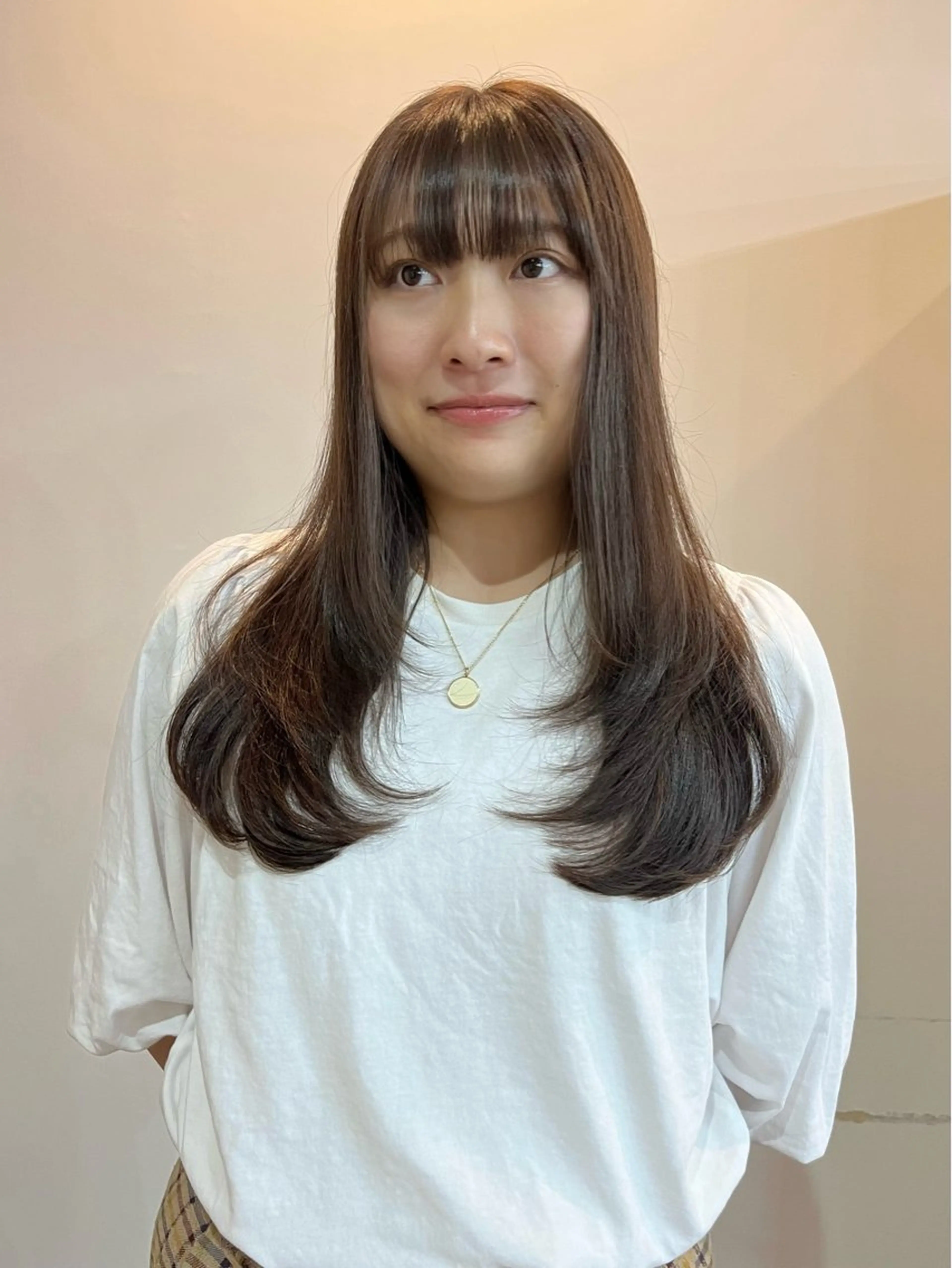 ロング レイヤーカット 切りっぱなしボブ/ ブリーチカラー/大塚のヘアスタイル