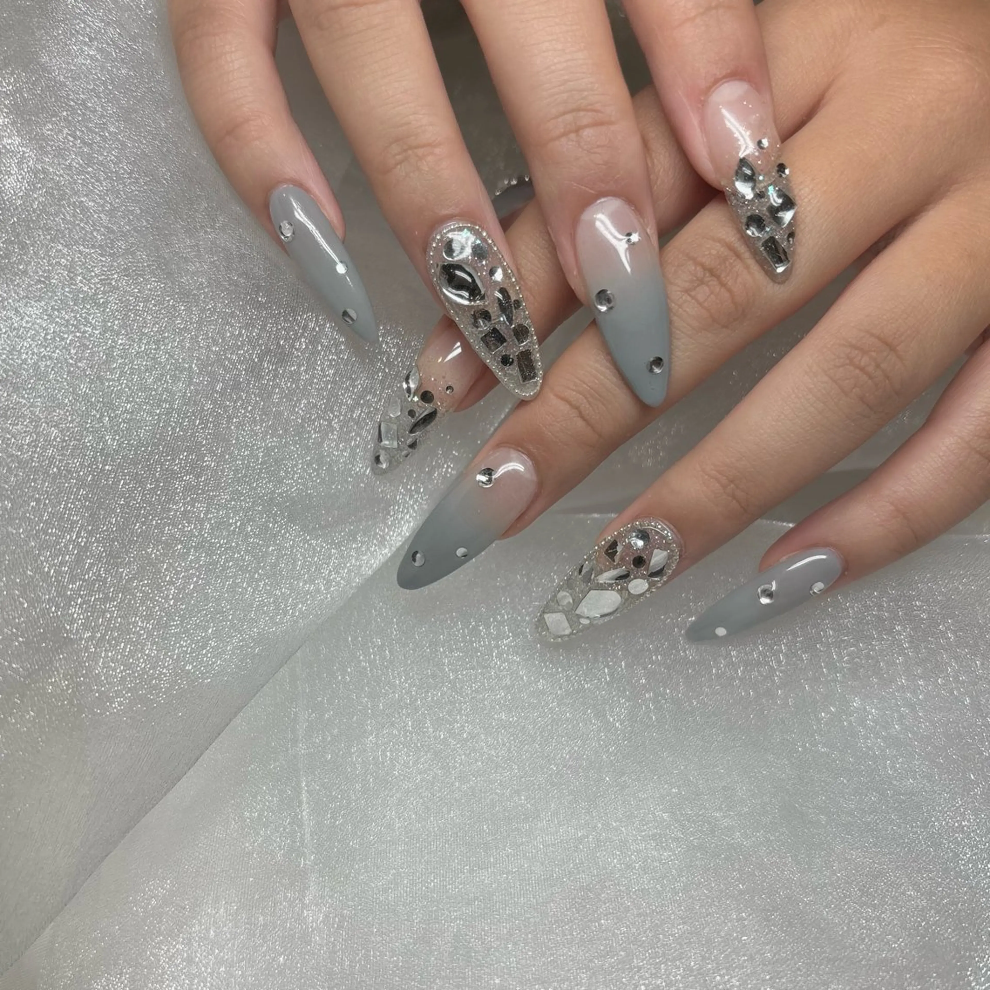 ネイル 長さ出し ハンドネイル ANNE梅田ALLYS店所属・村上 カンナのネイルデザイン