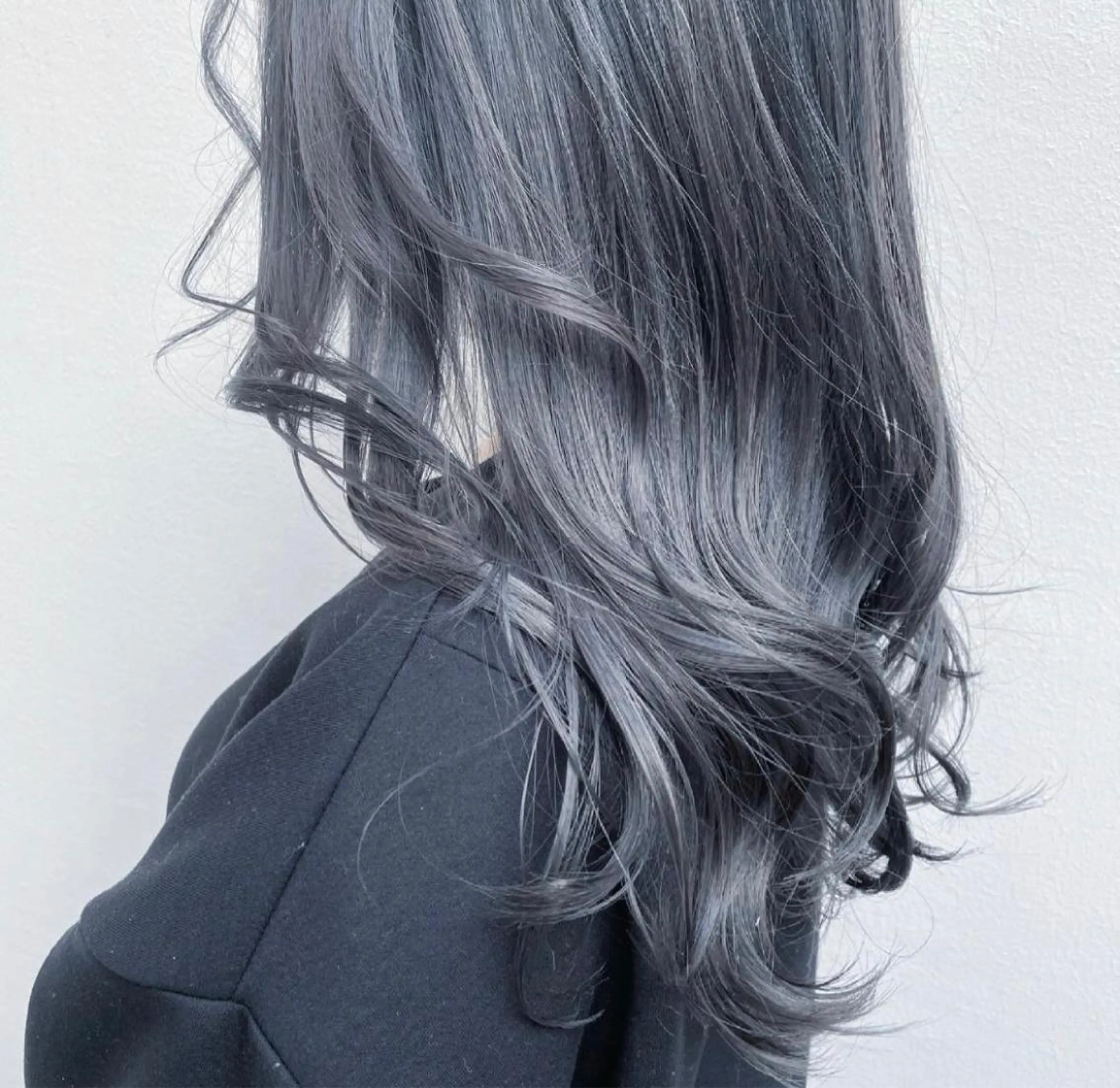 ロング カラー ダブルカラー シルバー ヘアカラー トリートメント ヘアセット 💐ナチュラルヘア Kroda💐のヘアスタイル