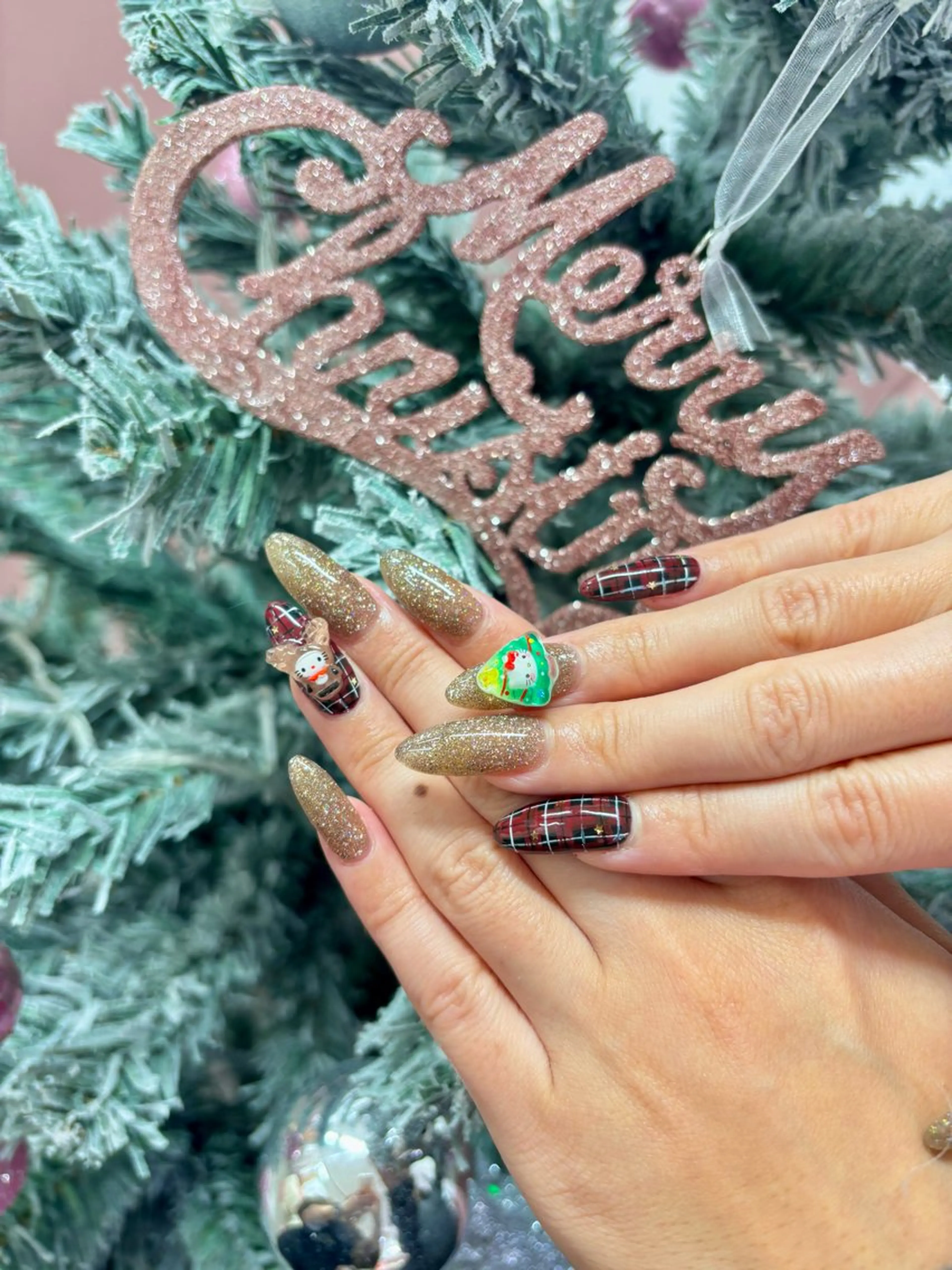 ネイル 冬ネイル クリスマス eight nail 渋谷駅前店所属・makoto 🐻‍❄️のネイルデザイン