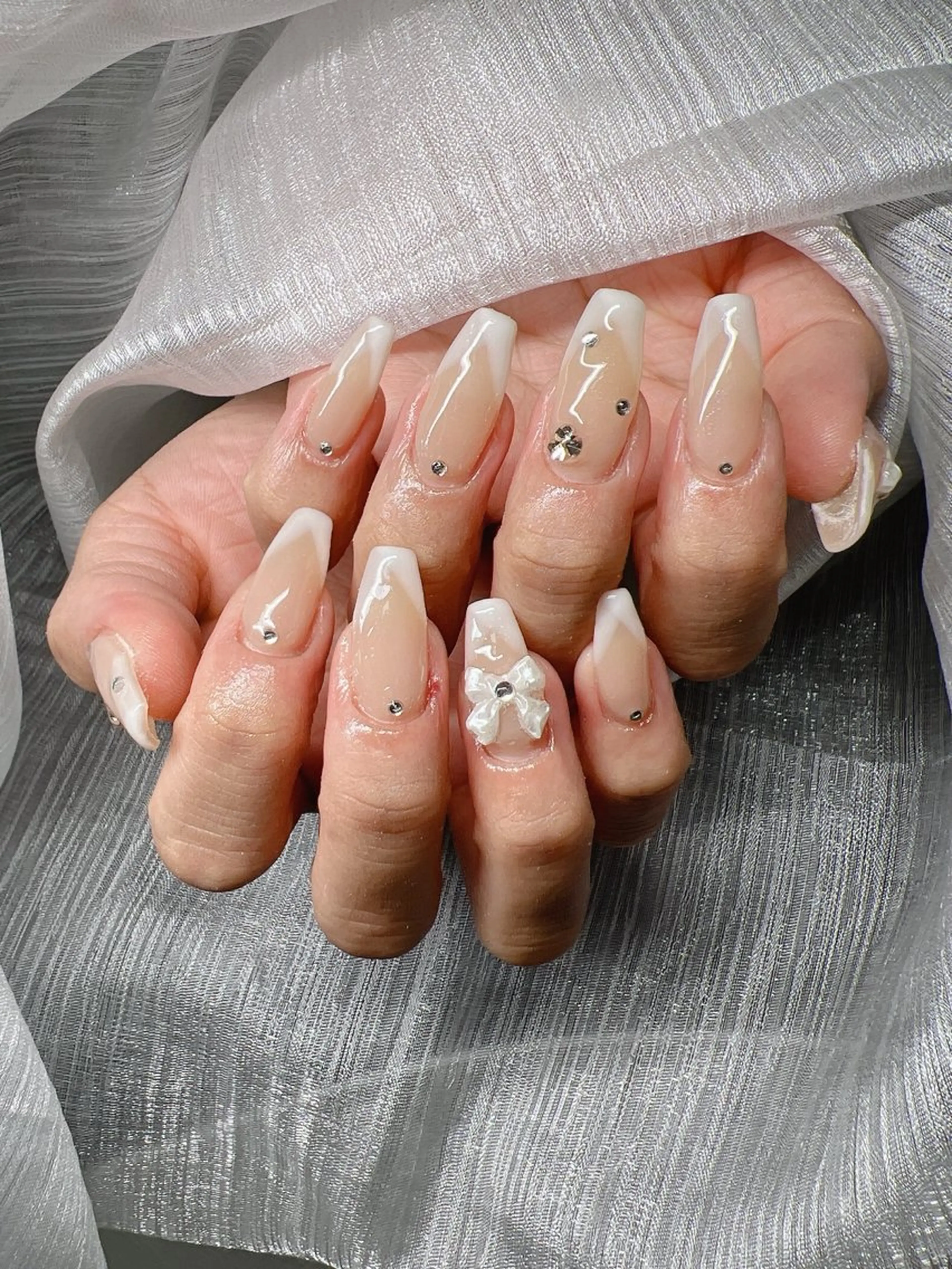 ネイル オーロラネイル チークネイル 長さ出し フットネイル フレンチネイル Lee Nails チップ長さだし専門店のネイルデザイン