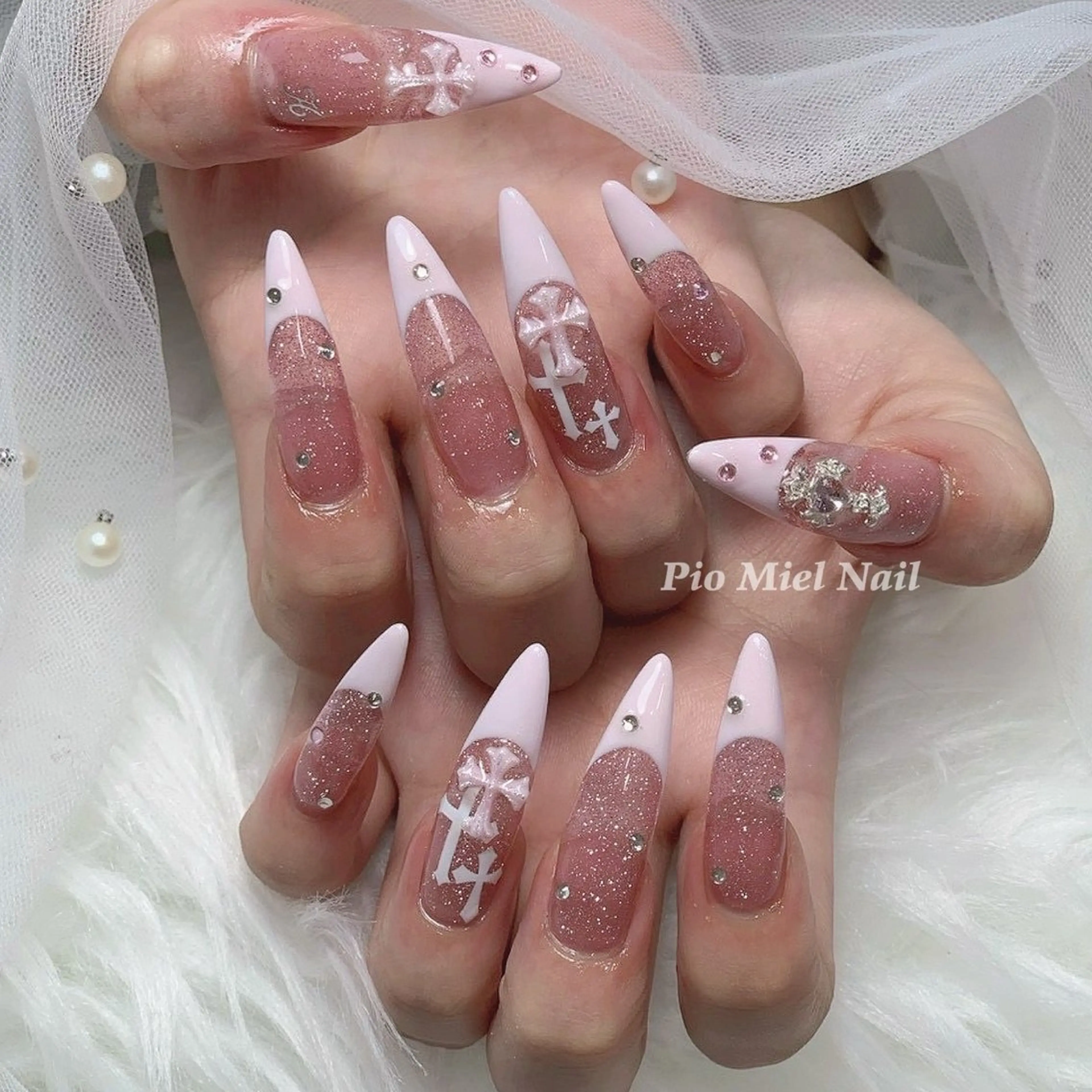 ネイル フレンチネイル ラメ(グリッター) ピンク ワンホンネイル ホワイト ハンドネイル HANA 長さだしのネイルデザイン