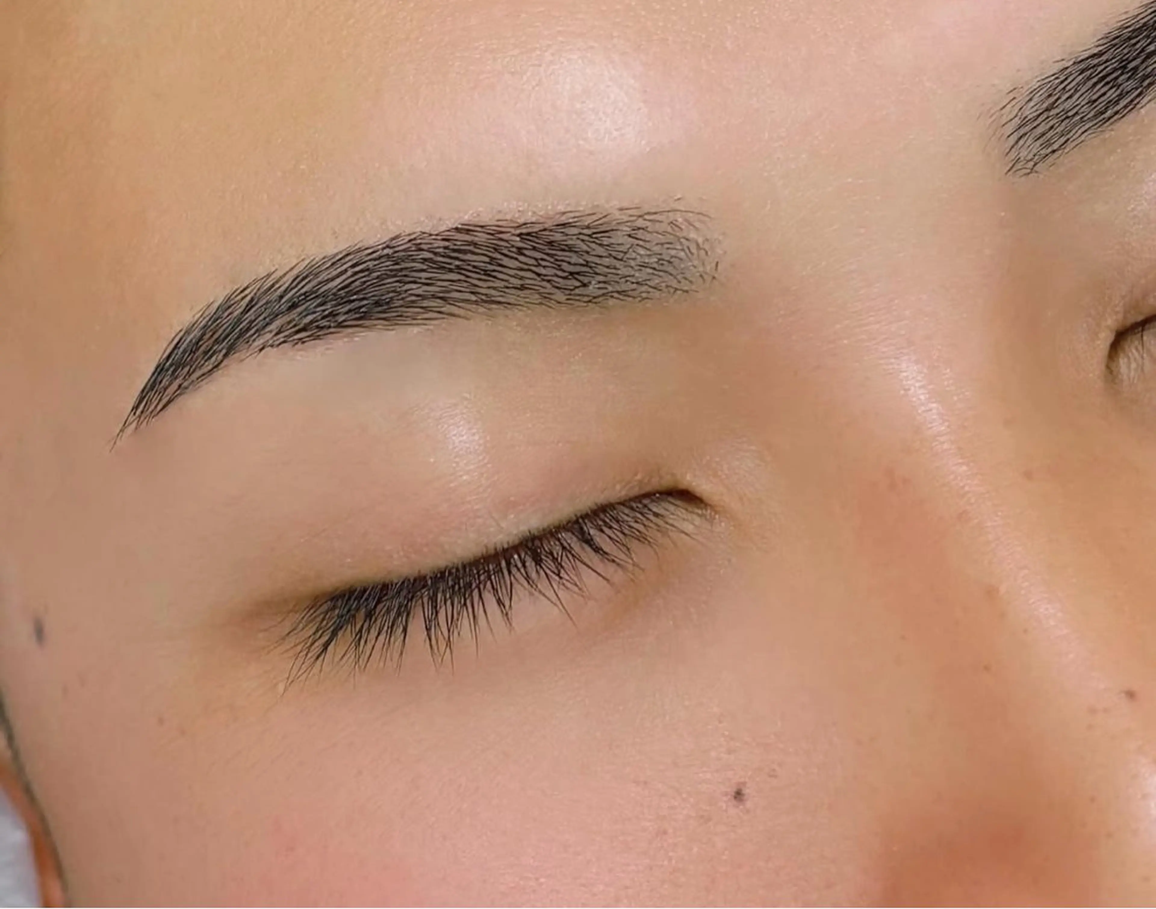 メンズ アイブロウ 栗原 ひかるの眉毛・アイブロウイメージ