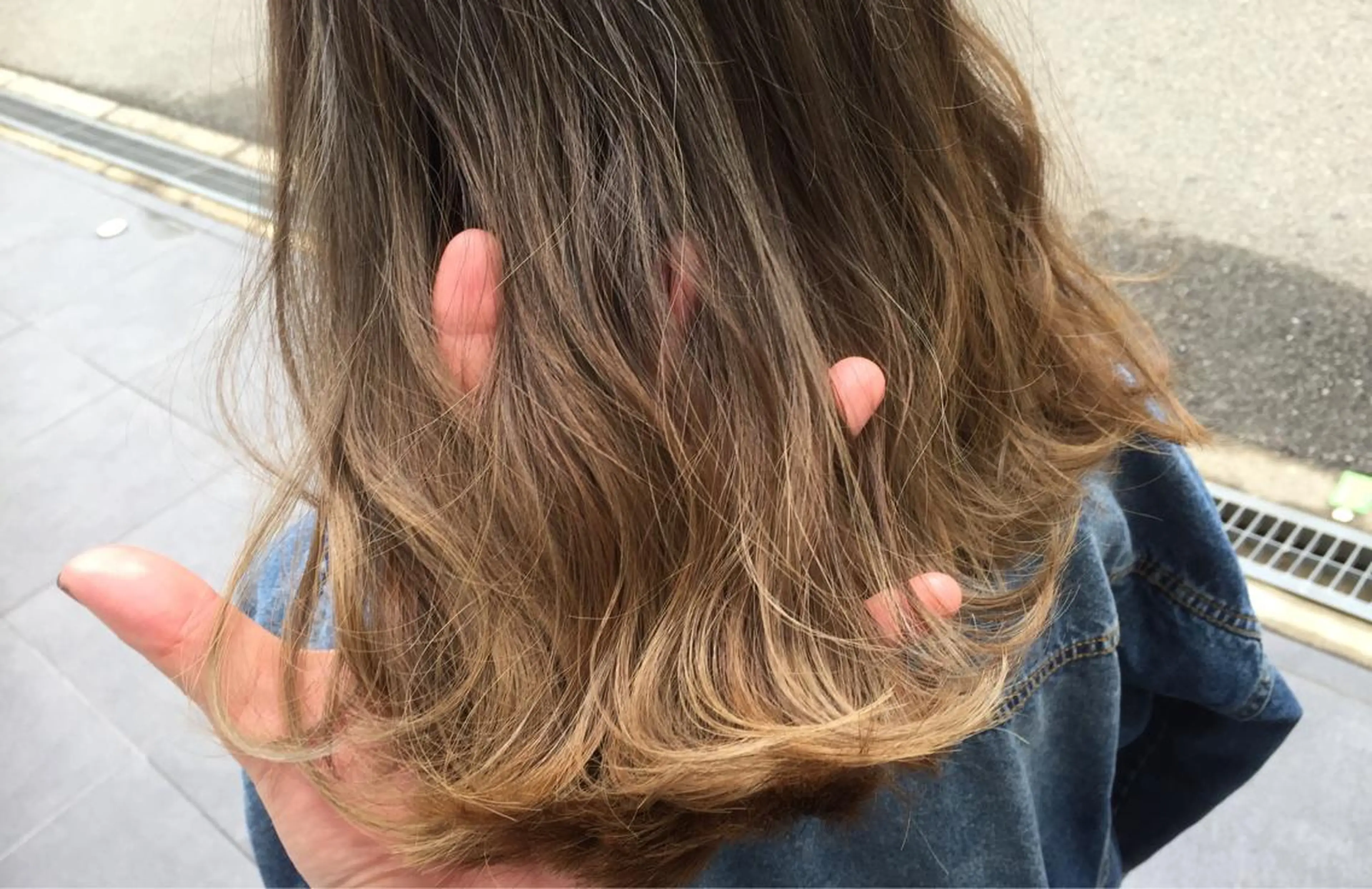 ミディアム カラー ブルーカラー ブルージュ ハイライトカラー イルミナカラー ハイライト 🌈髪質改善カラーの 🌈坂本侑樹のヘアスタイル