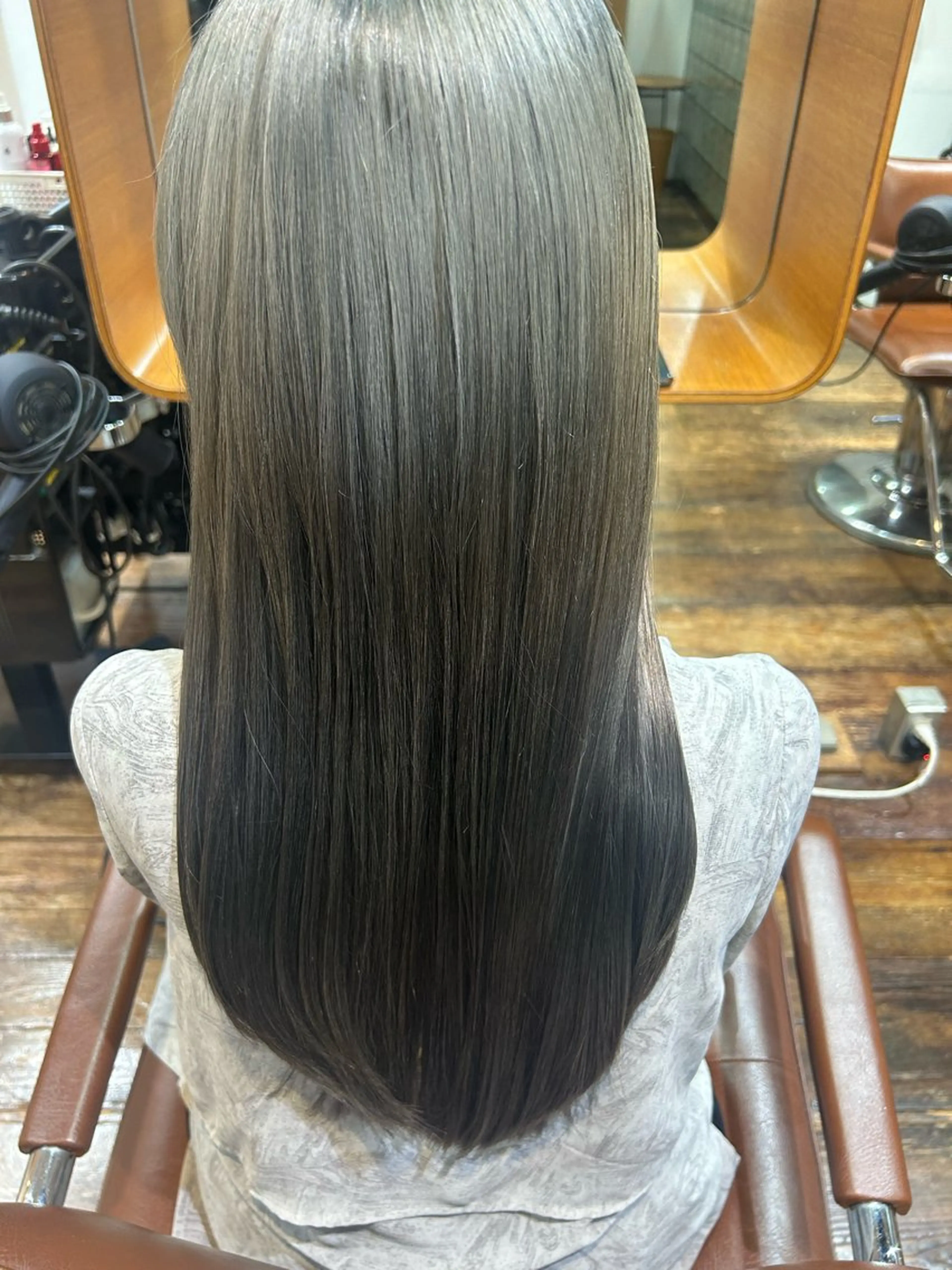 ロング 髪質改善 トリートメント トリートメント カット｜ハイトーン｜ Suzukaのヘアスタイル