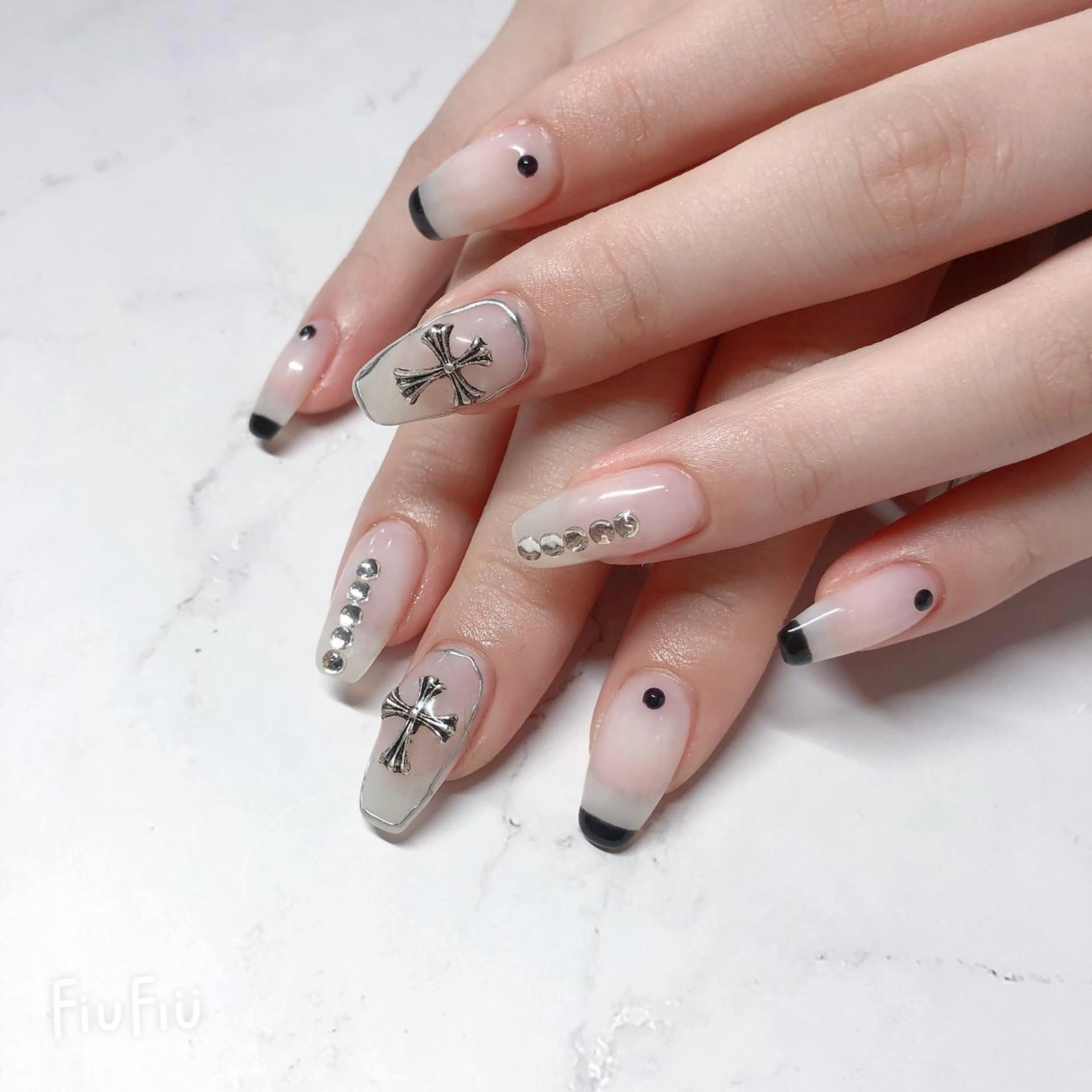 ネイル ハンドネイル ハンドケア ハク キのネイルデザイン