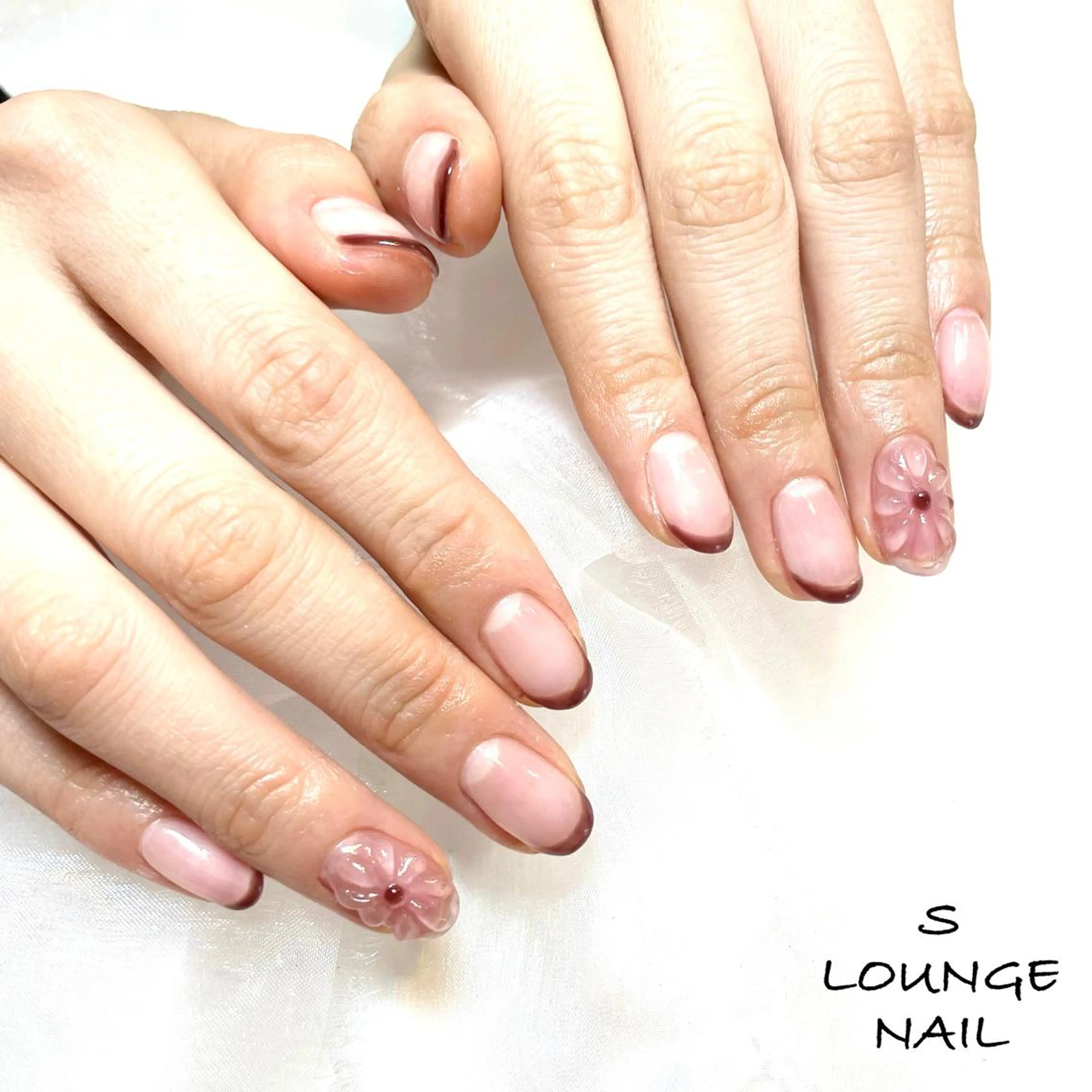 ネイル フレンチネイル ハンドネイル フットネイル S LOUNGE NAIL所属・パーツたくさん🍓 SUMIのネイルデザイン