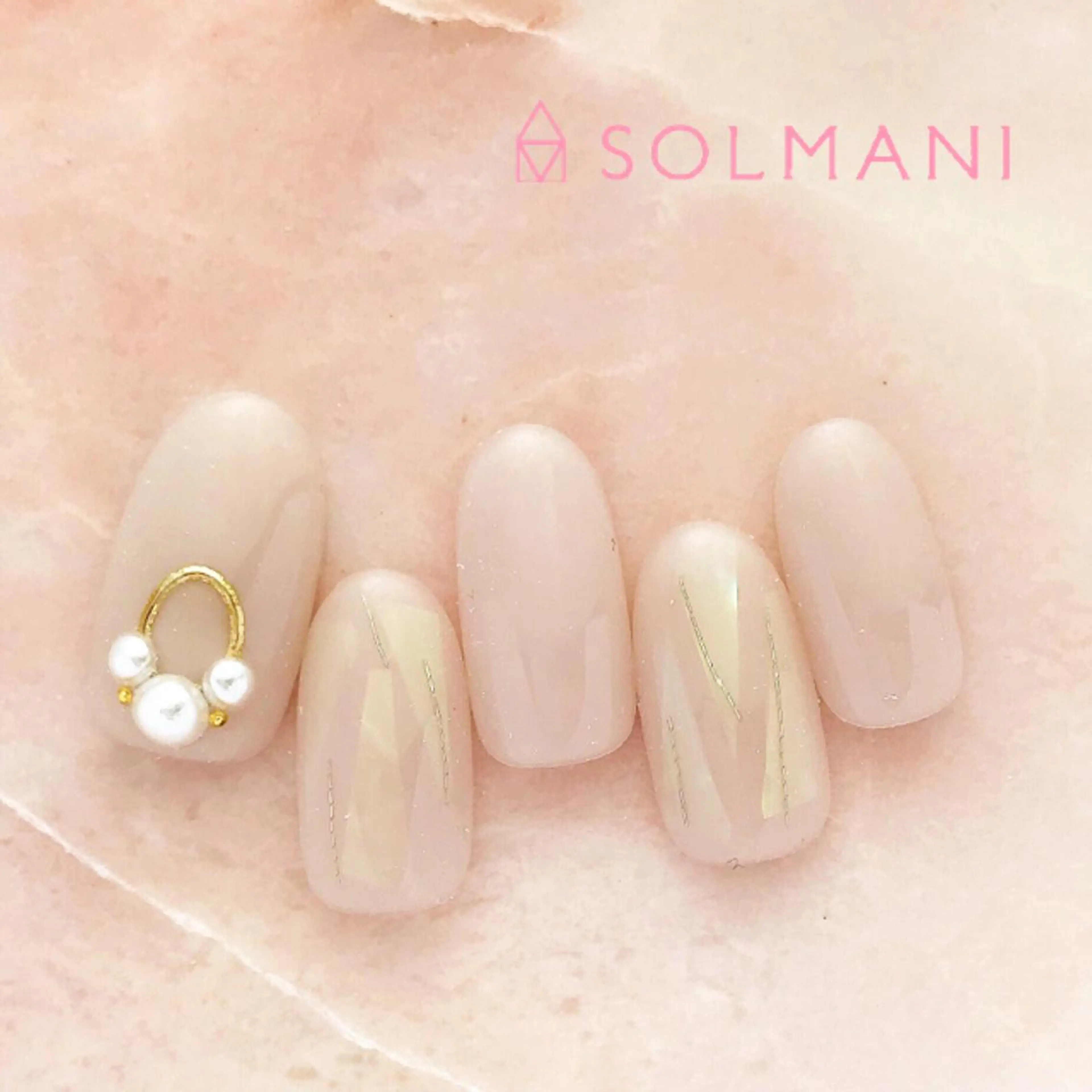 ネイル SOLMANI 予約担当のネイルデザイン