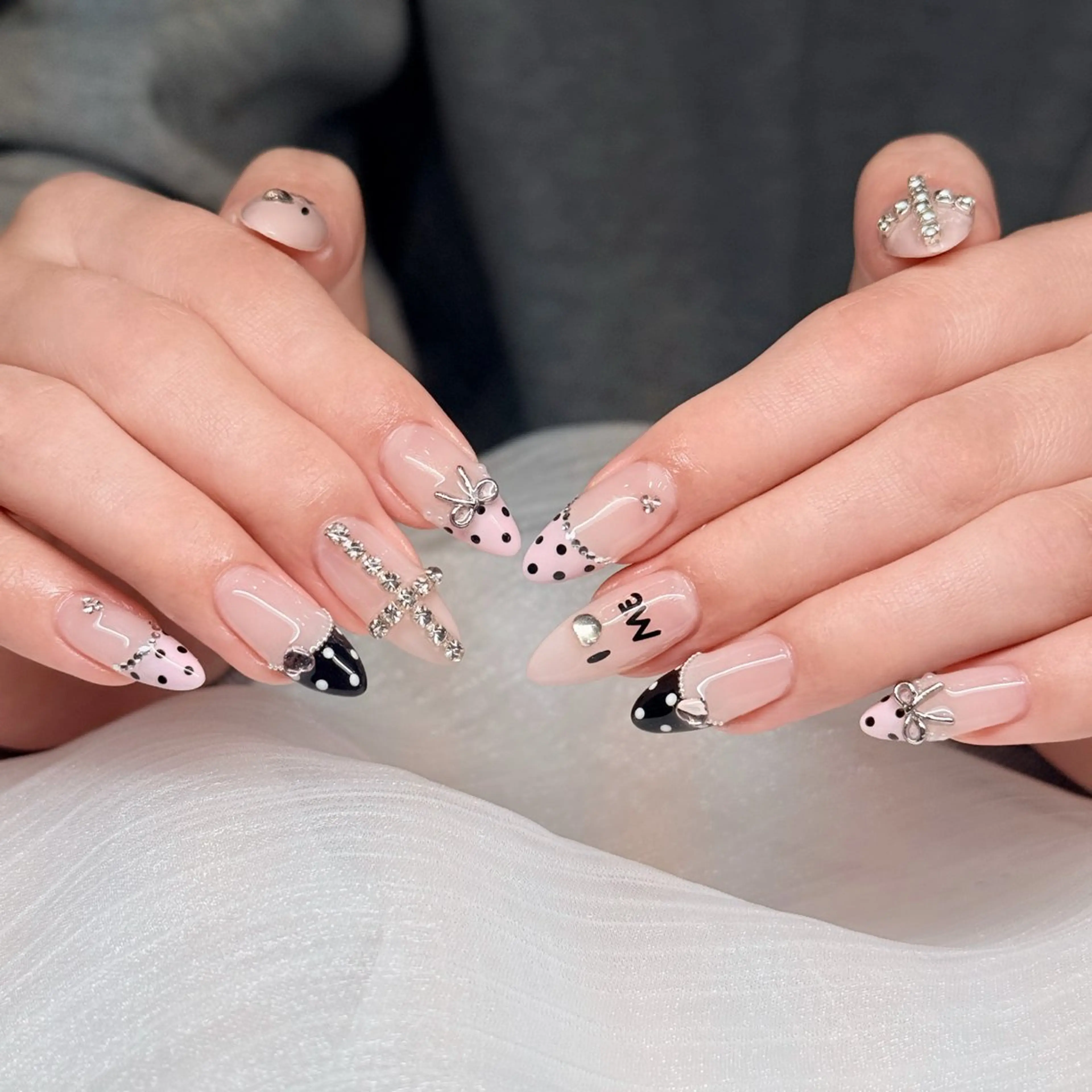 ネイル オーロラネイル ブルー チークネイル フットネイル フレンチネイル ハンドネイル JAN 168 池袋のネイルデザイン