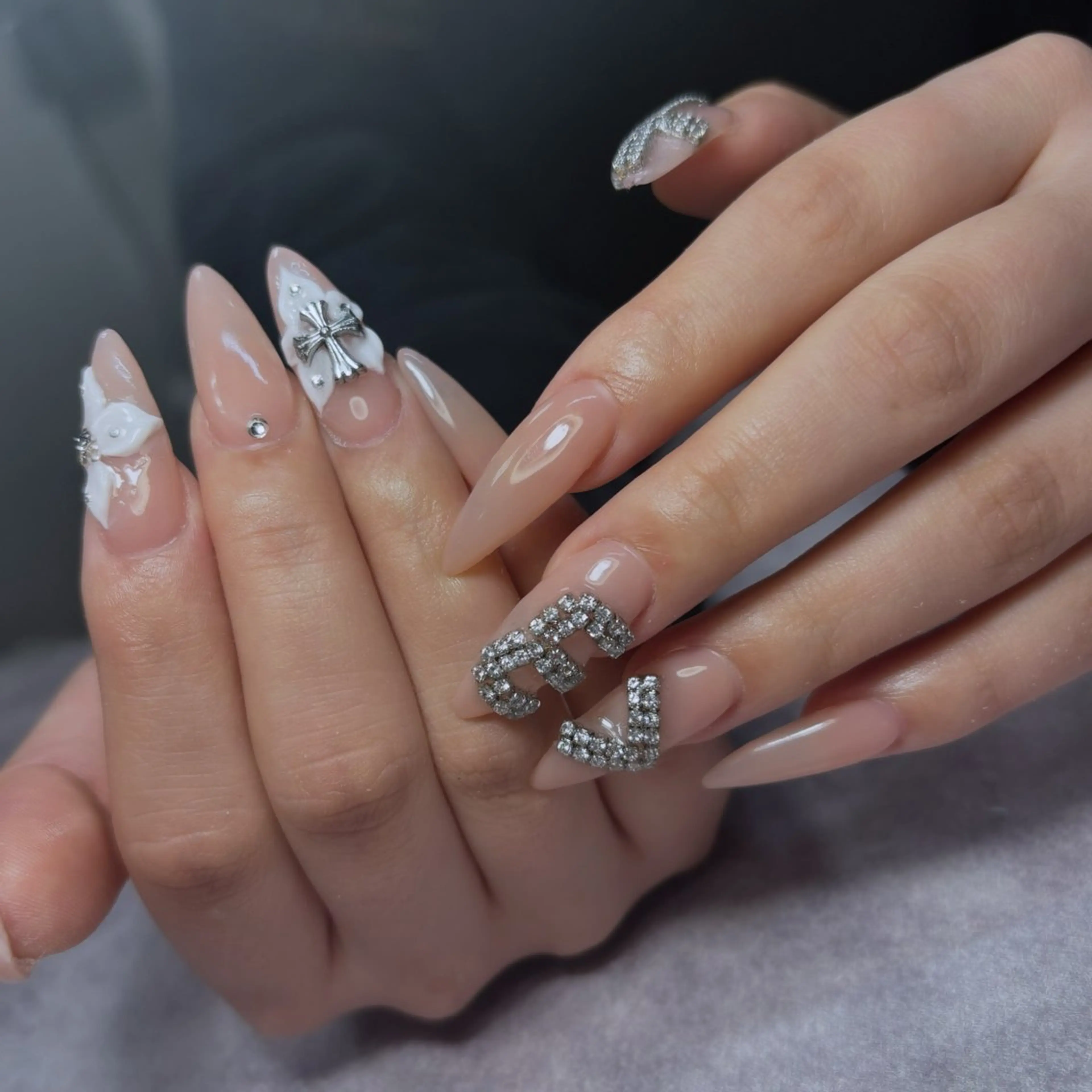 ネイル ハンドネイル ハンドケア makana nail所属・makananail anjyuのネイルデザイン