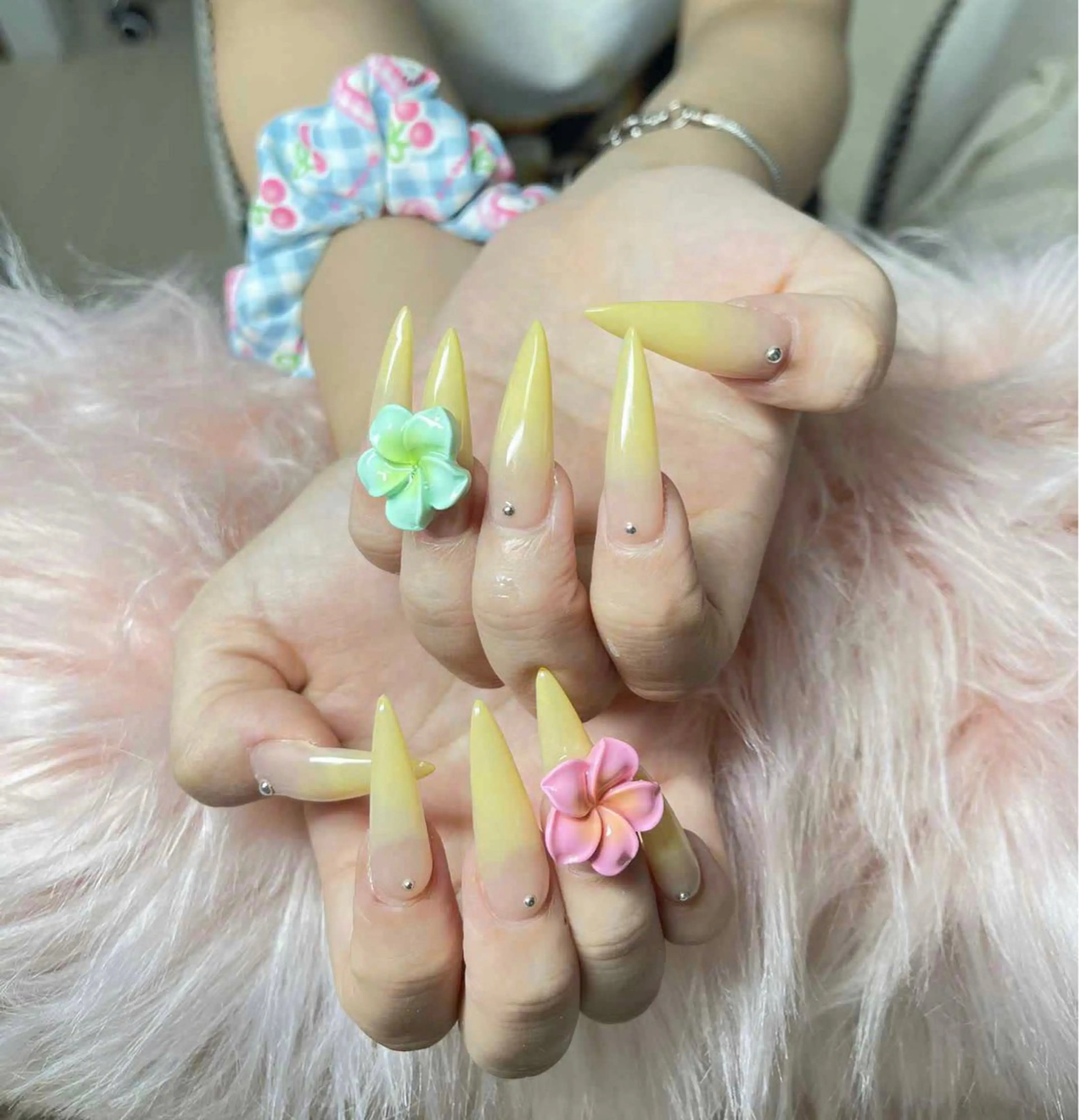 ネイル オーロラネイル フレンチネイル ジェルネイル ハロウィン キラキラネイル ハンドネイル H.baby Nail Salonのネイルデザイン
